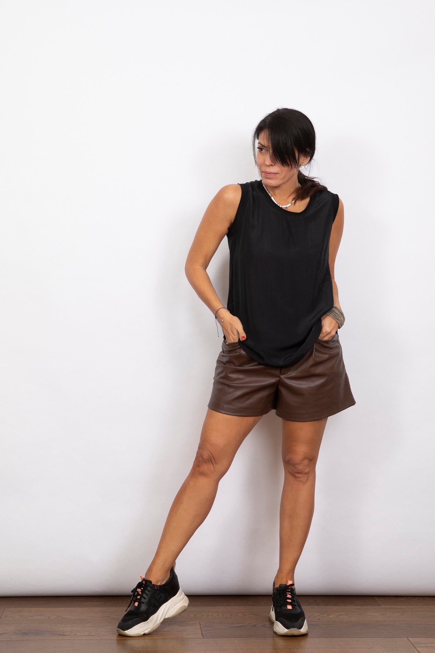 LUNA גופיה שחורה image 4