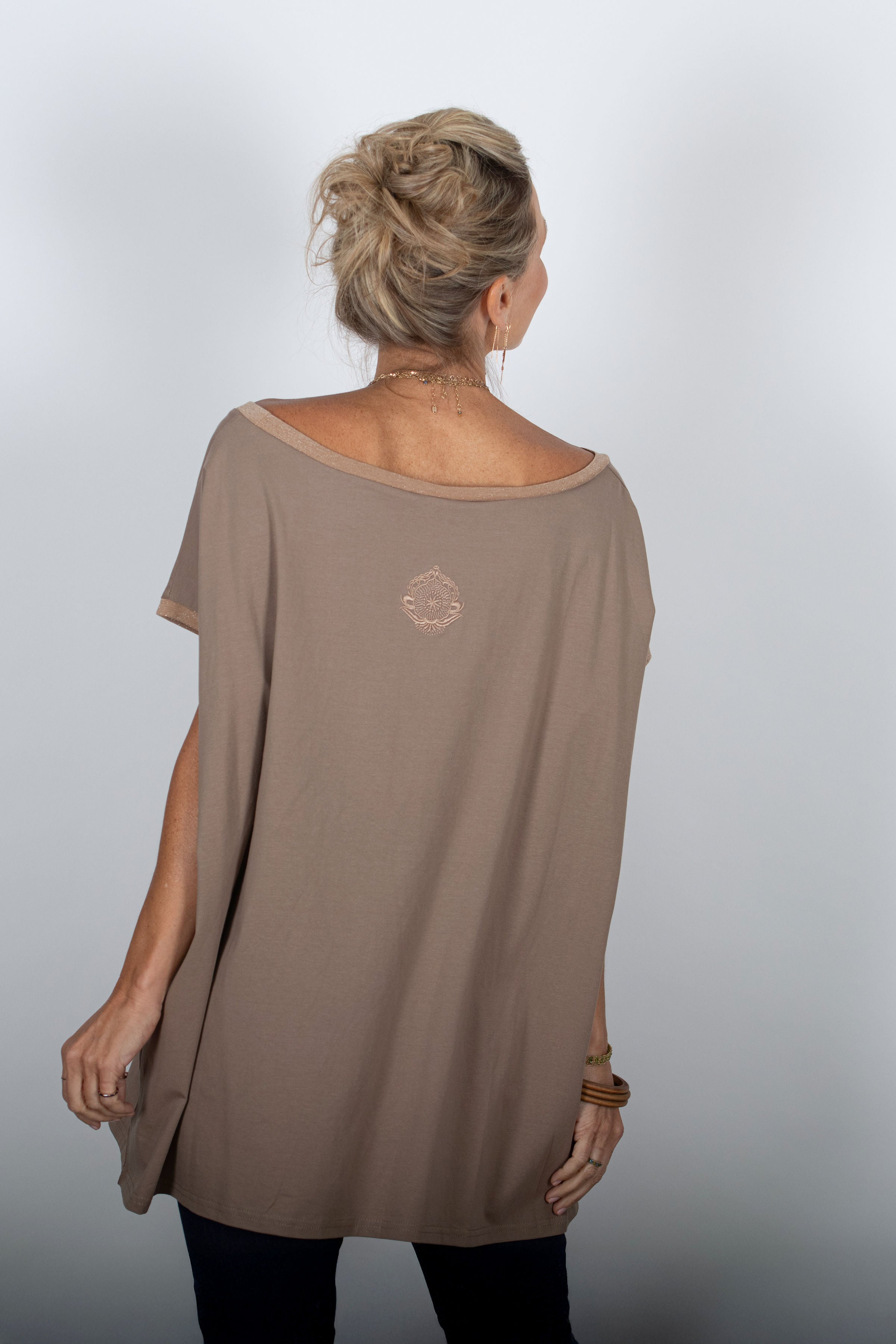 OFER חולצה קאמל אוברסייז image 7