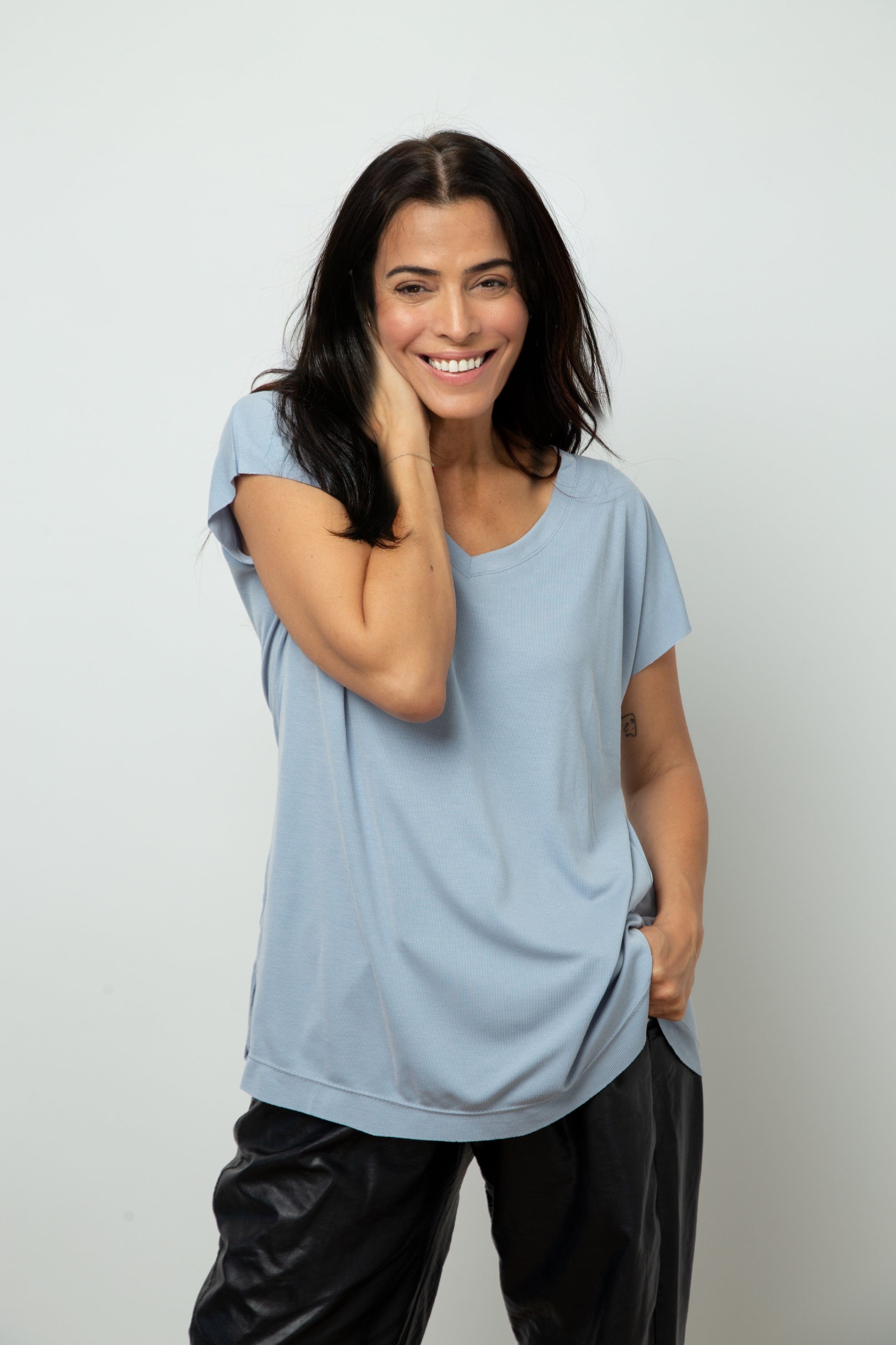 DALLY V חולצה תכלת image 0