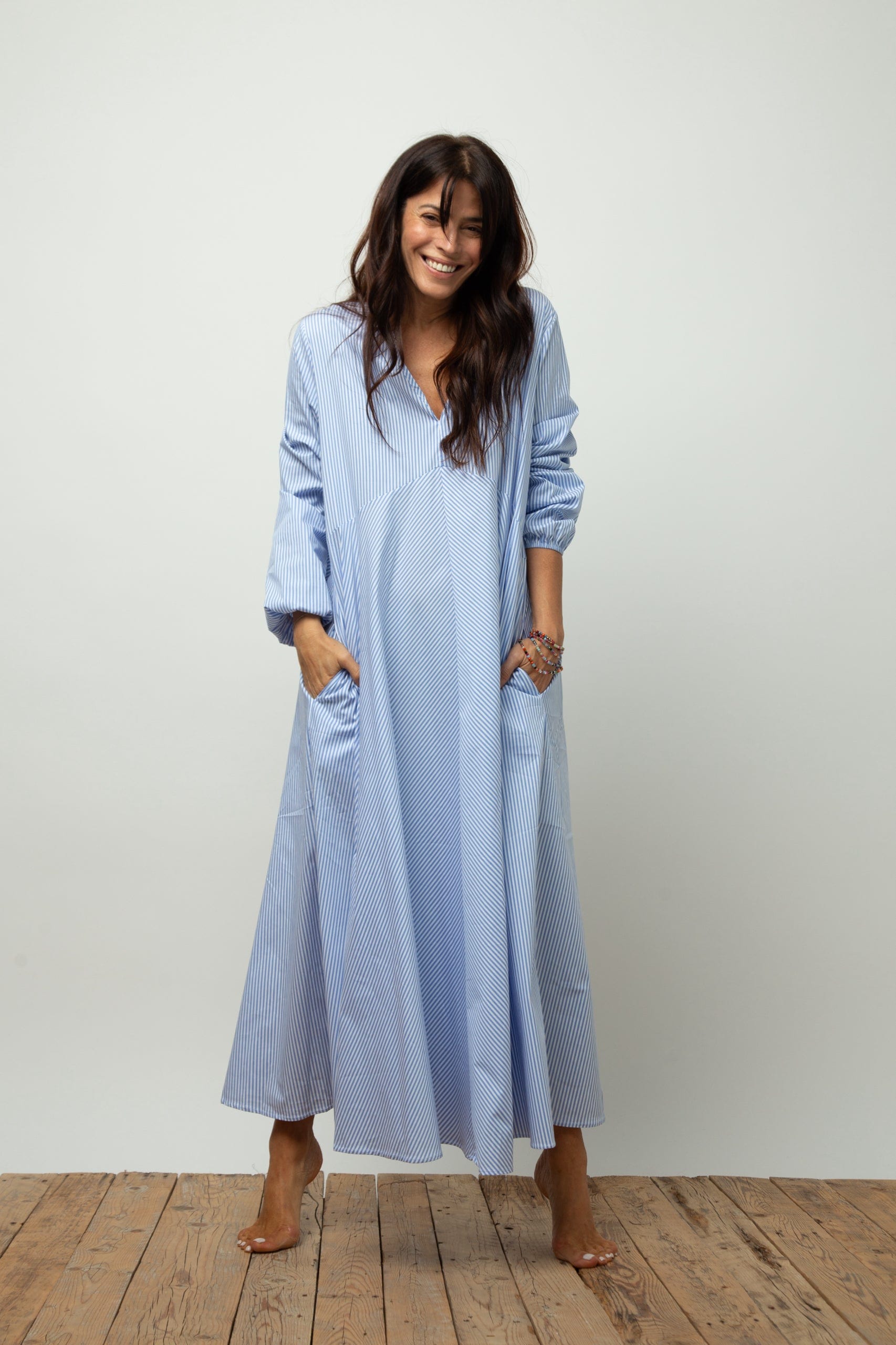 BRAY DRESS     שמלה אוברסייז פסים תכלת image 0