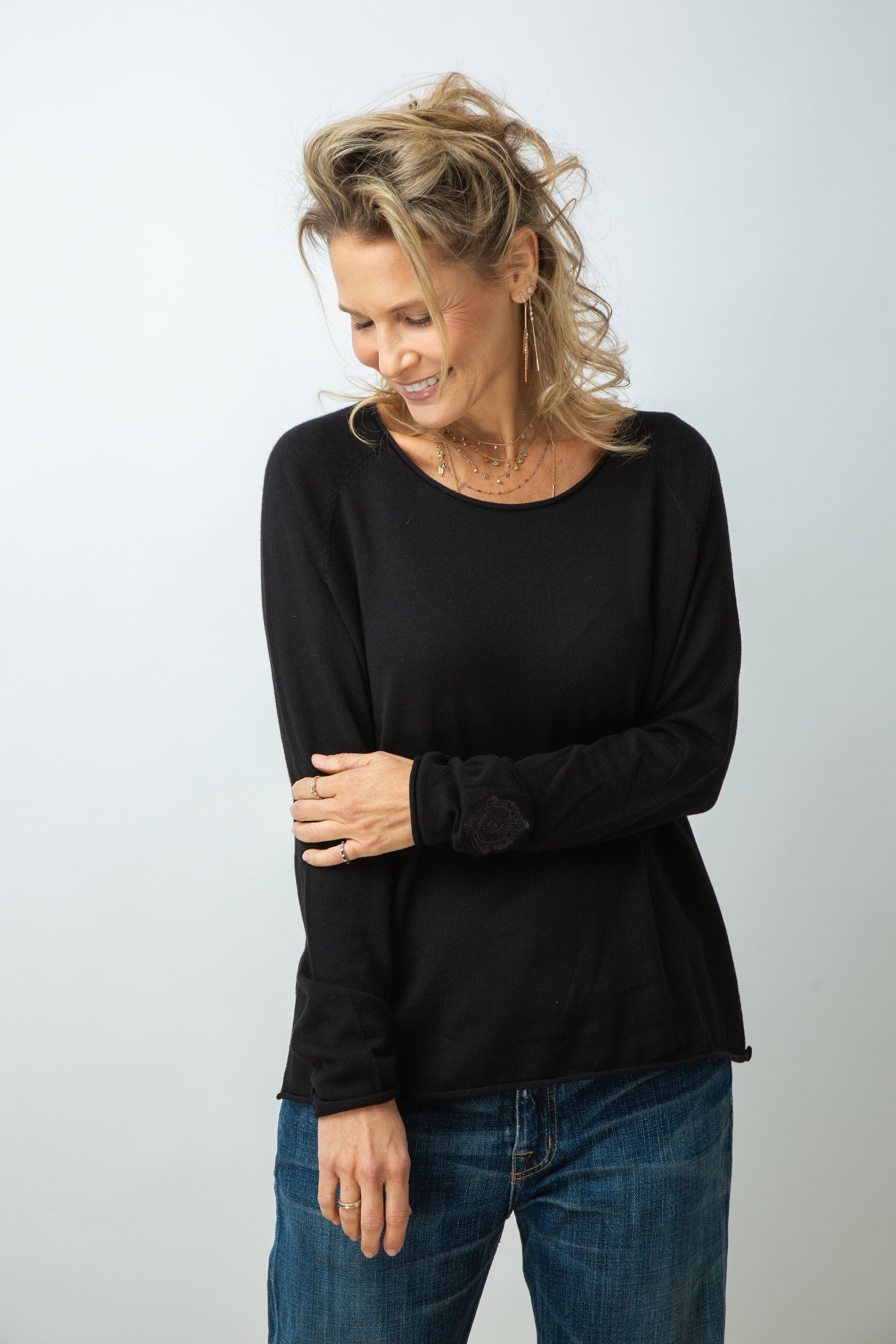 POOL סריג עגול שחור image 0