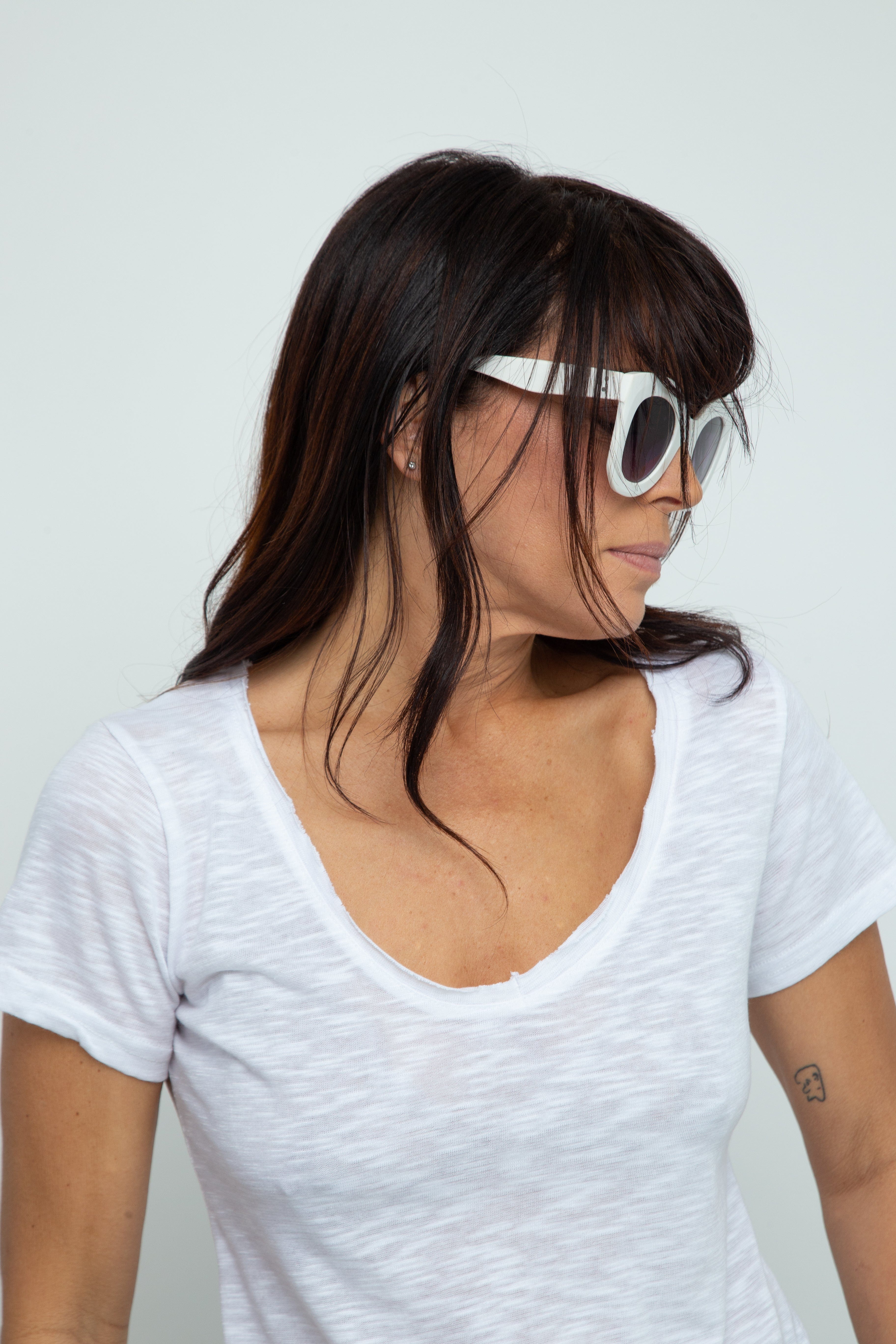 KOR NEW V חולצה  לבנה image 3