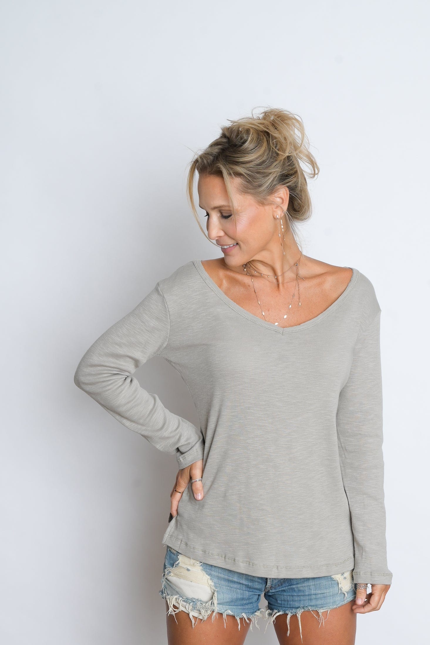 E SHIRT ביסיק V חולצה image 3