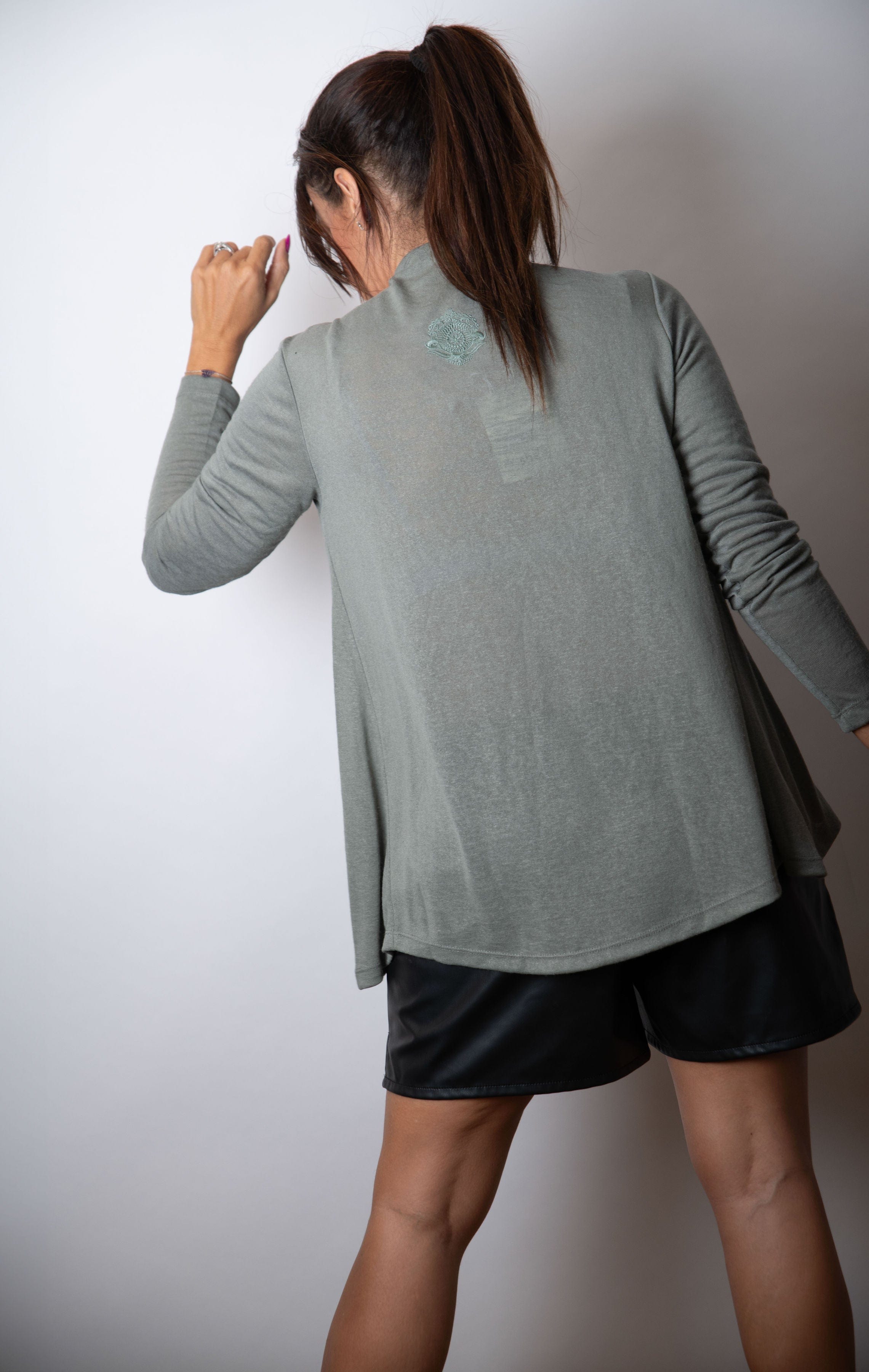 DALUMI  חולצה מיני גולף image 9