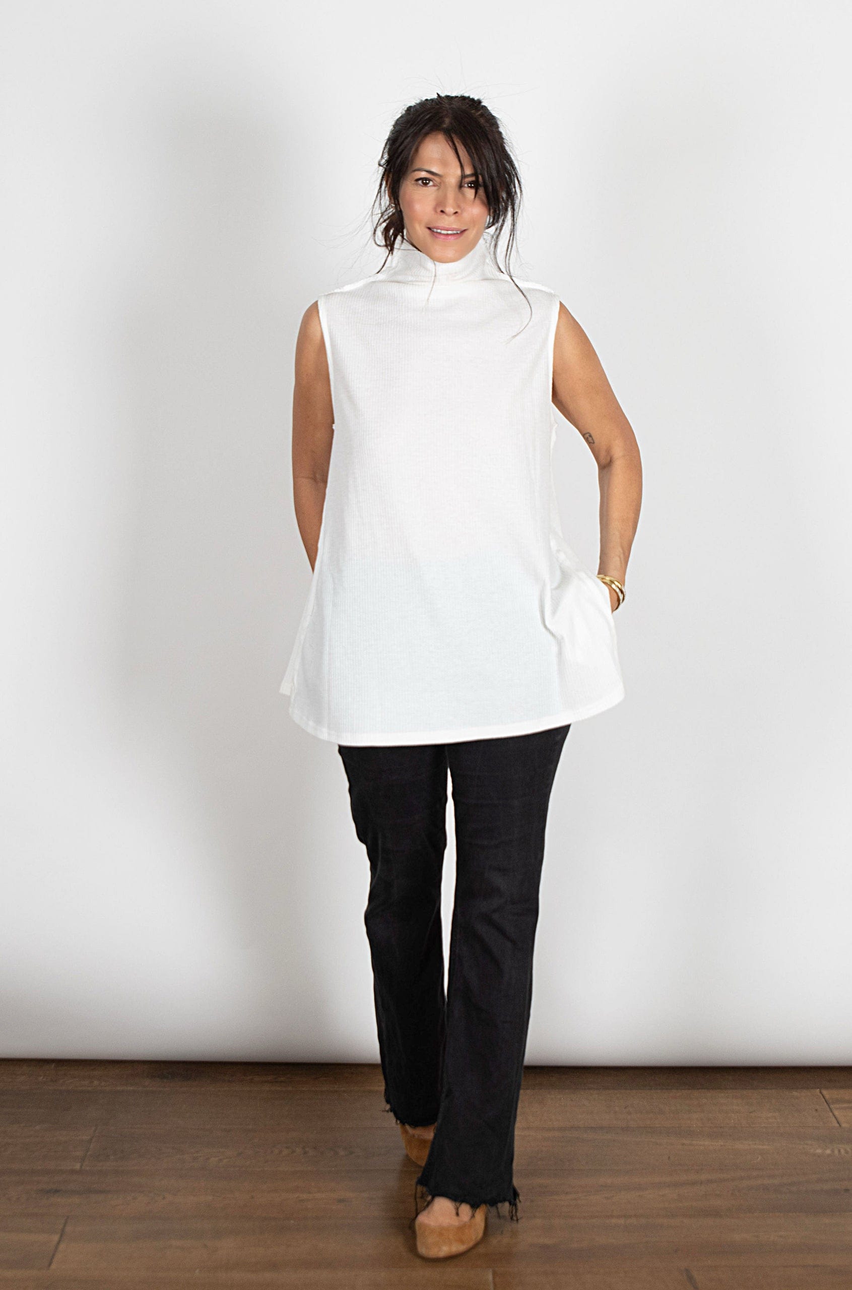 NOAM גופיית מיני גולף לבנה וופל image 3