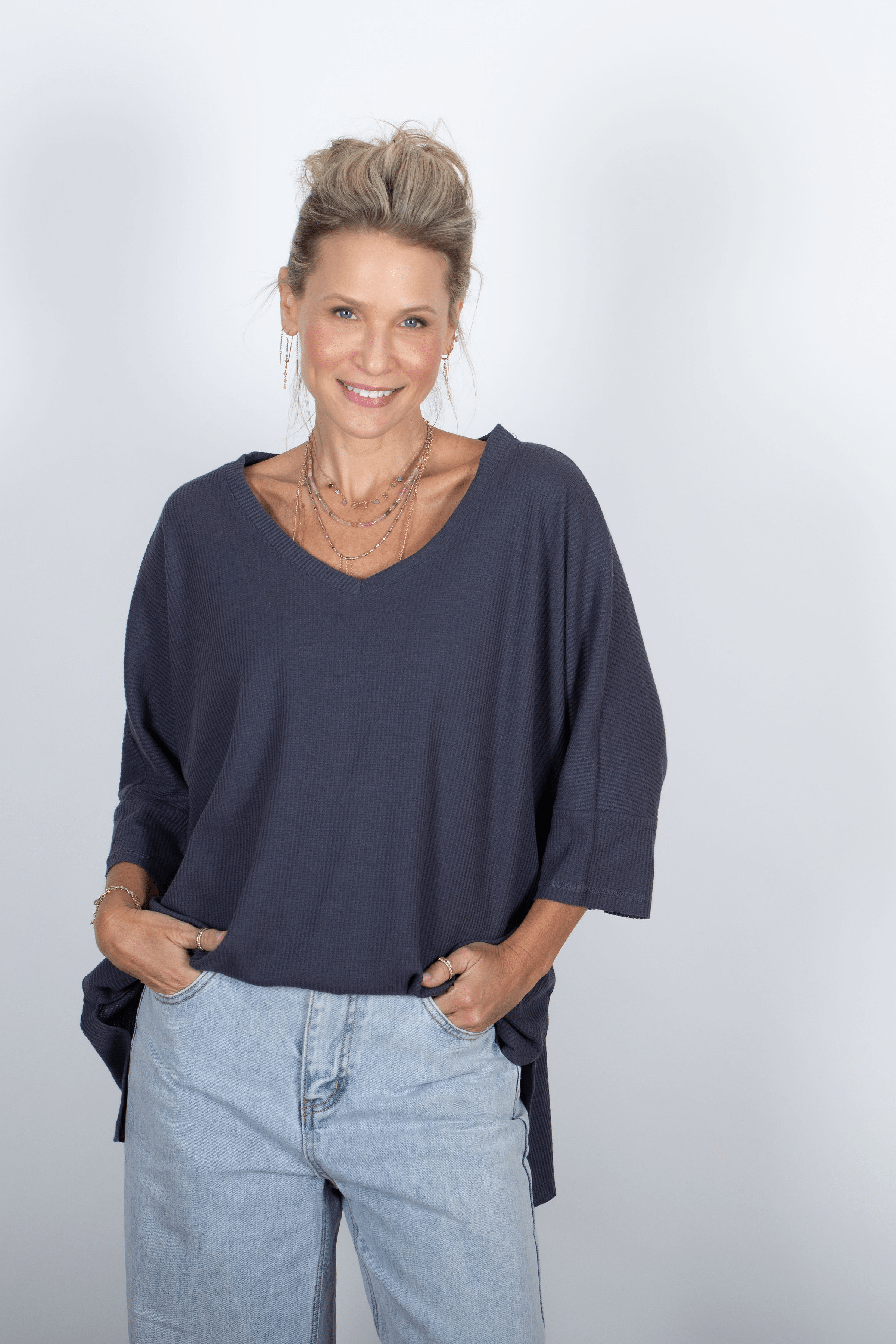 BABL חולצת אוברסייז אפורה וופל image 4