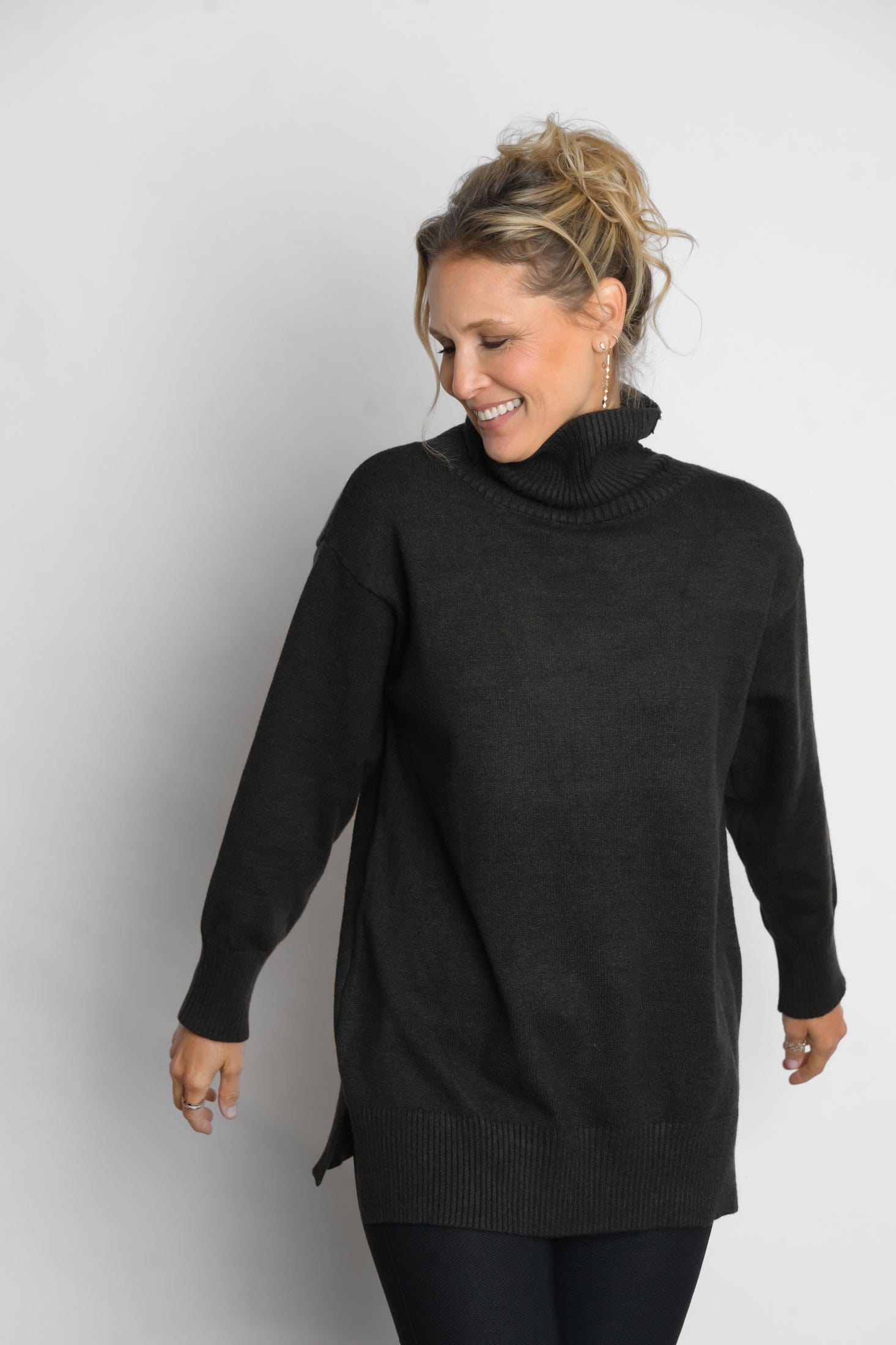 SYMI סריג גולף זית כהה image 6