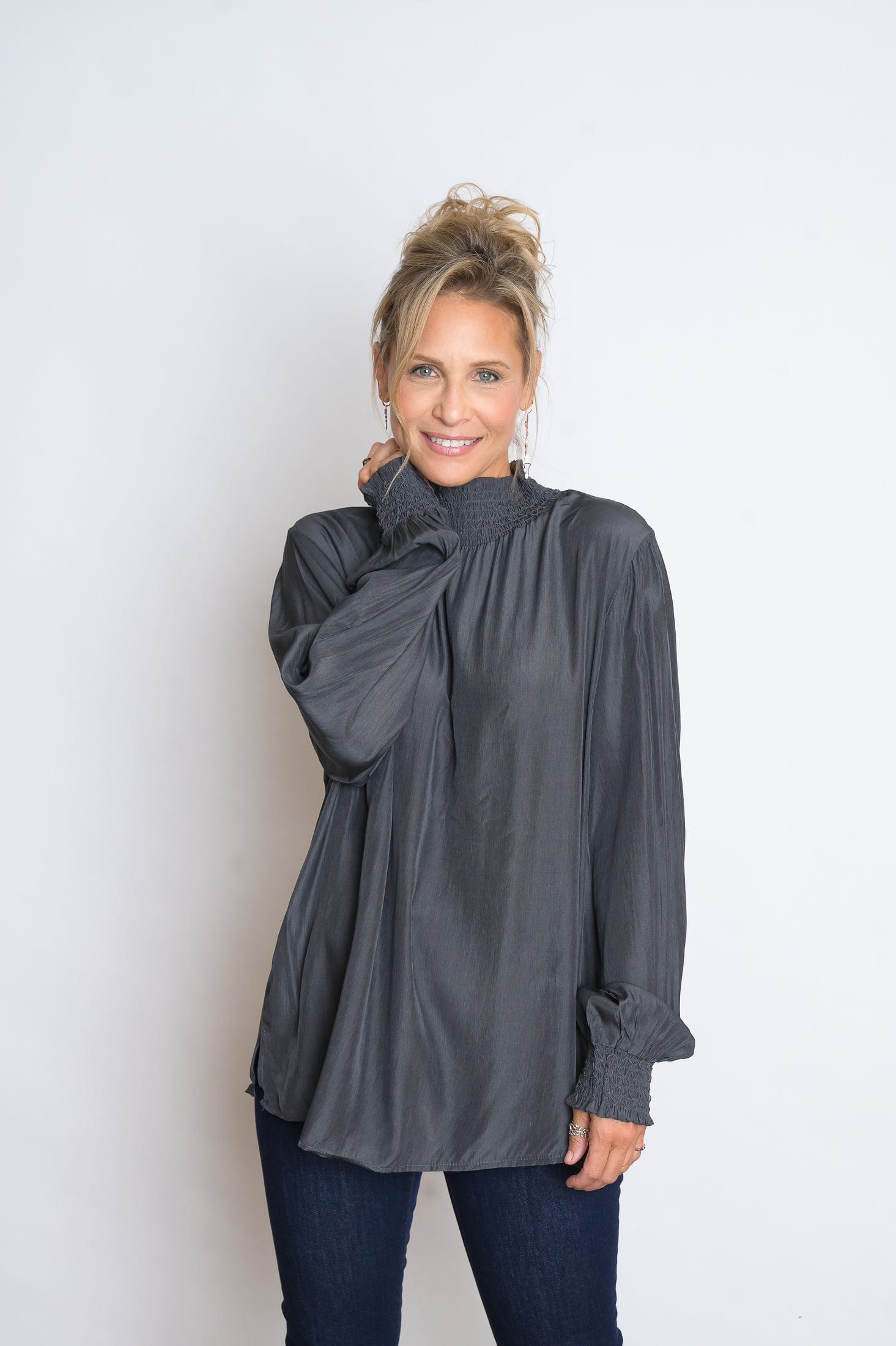 ATHEI חולצה אפורה image 5