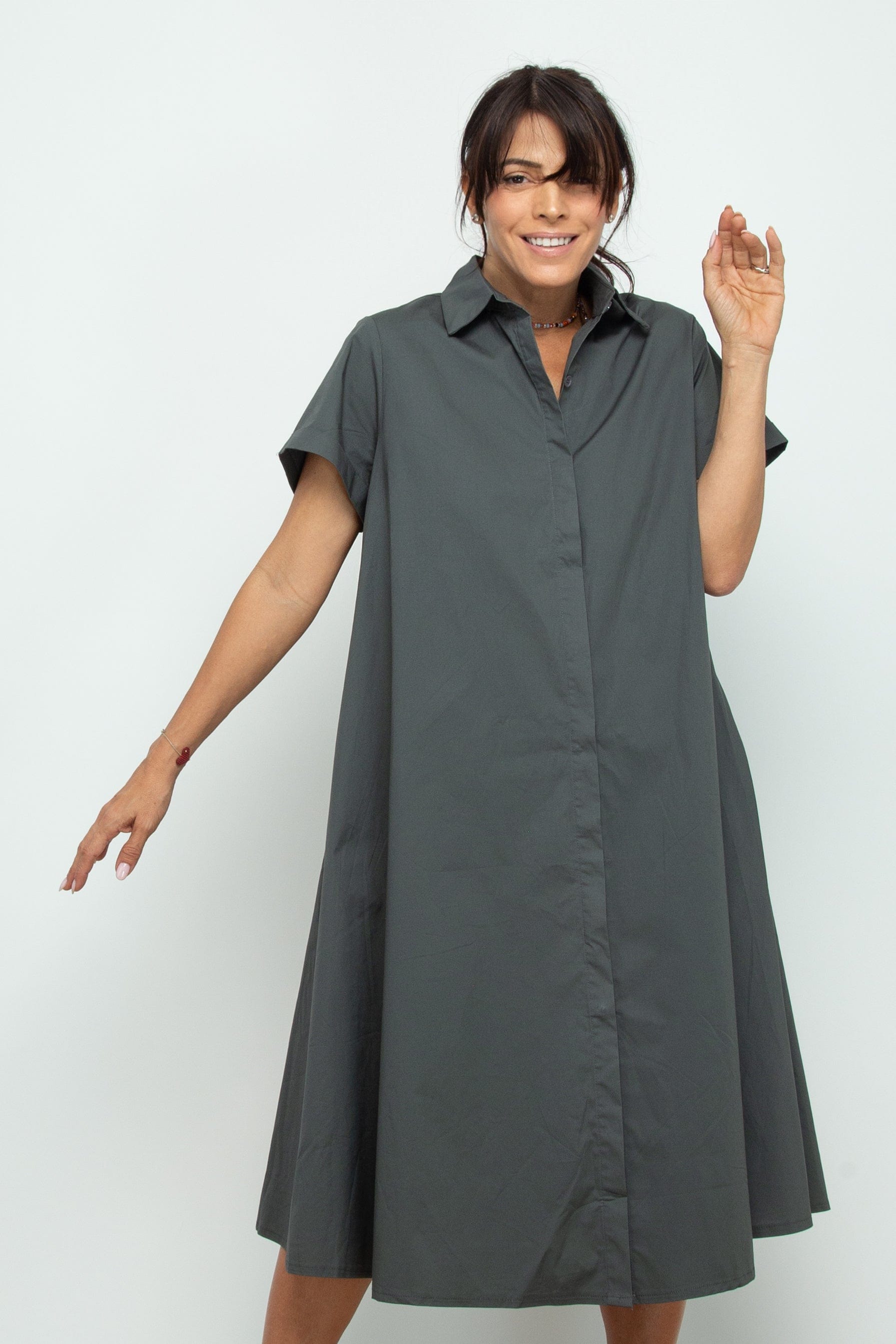 THREE   שמלה אוברסייז אפורה image 2