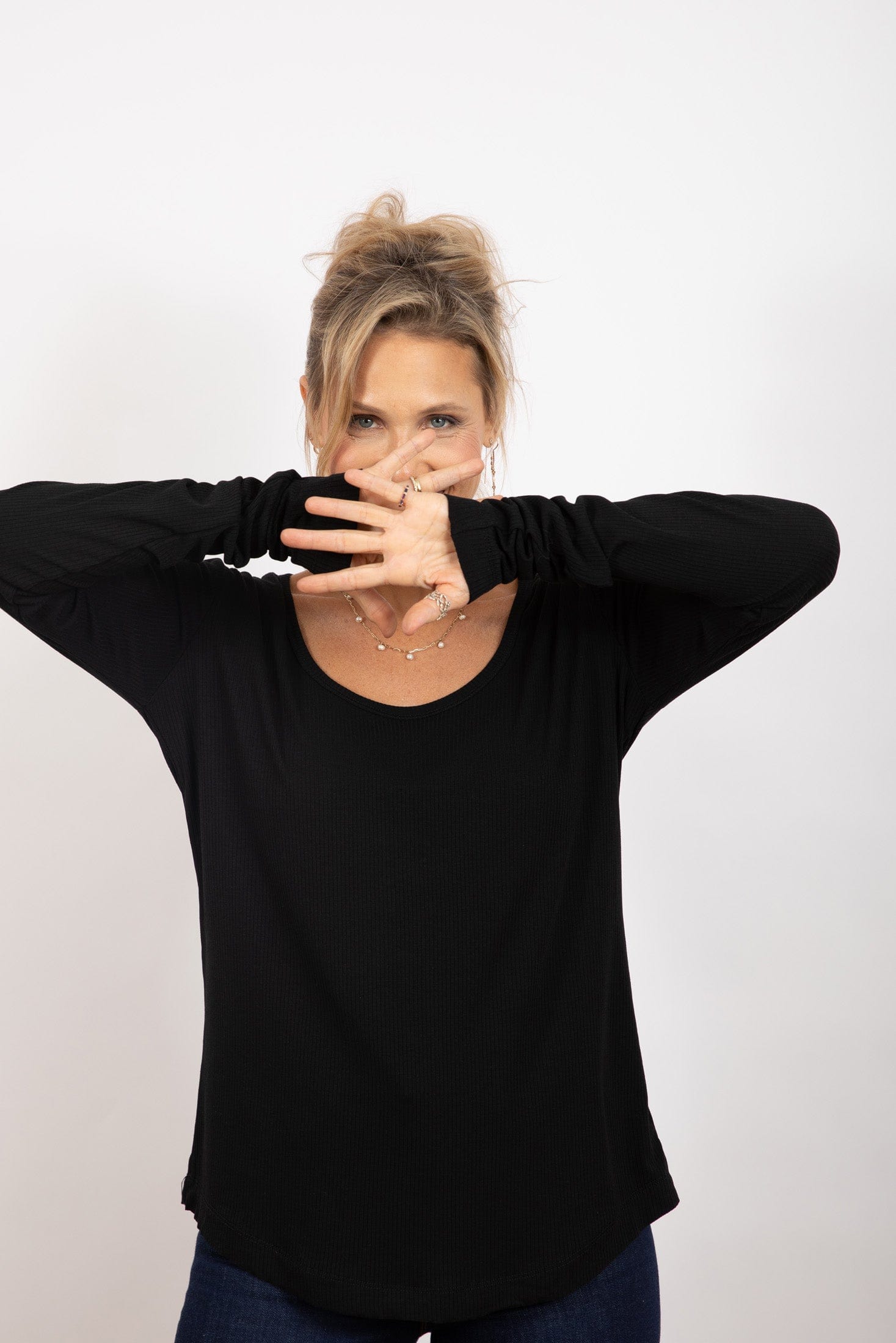 M SHIRT  חולצה שחורה בייסיק image 6