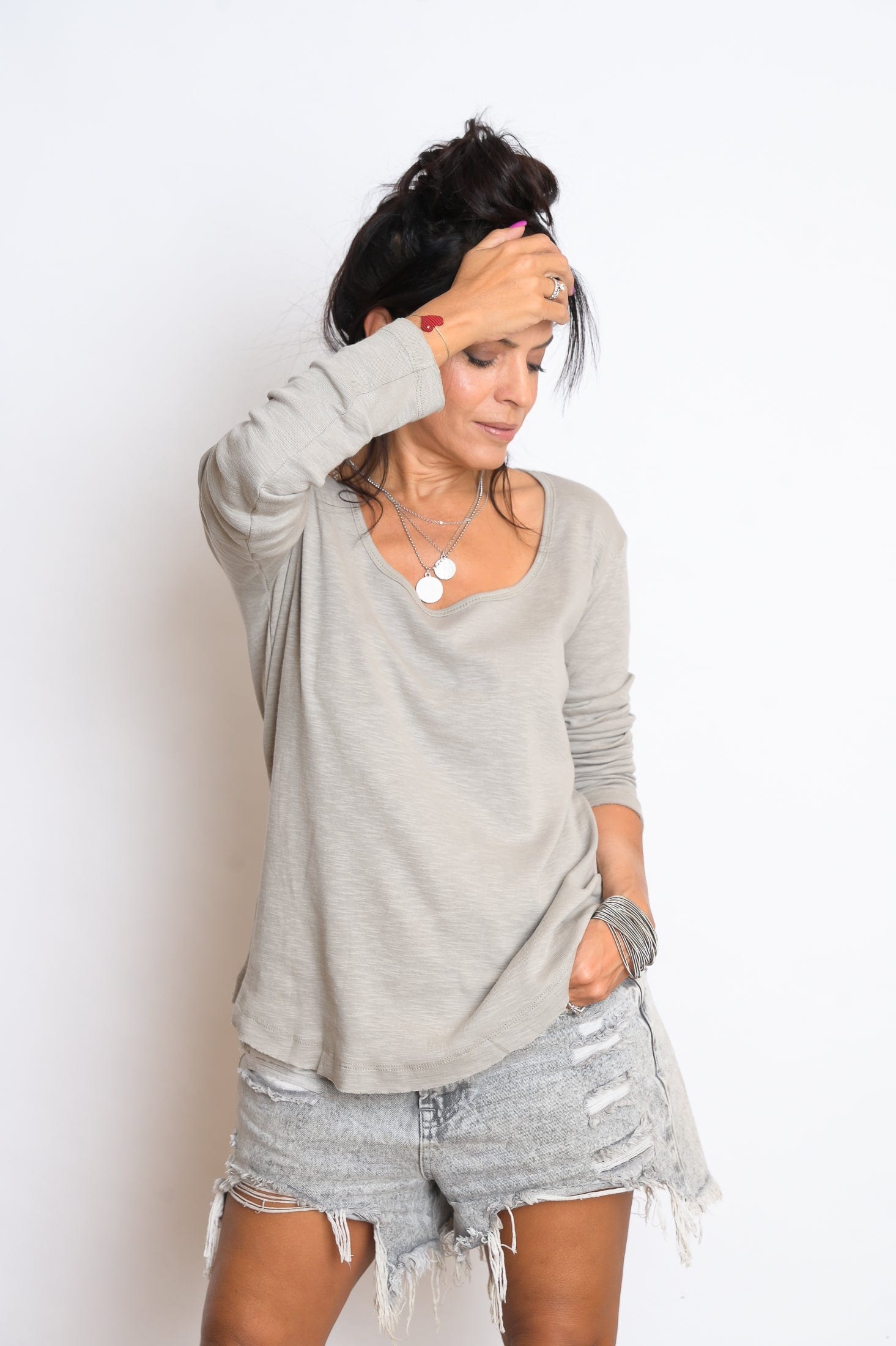 H SHIRT חולצה בייסיק image 8