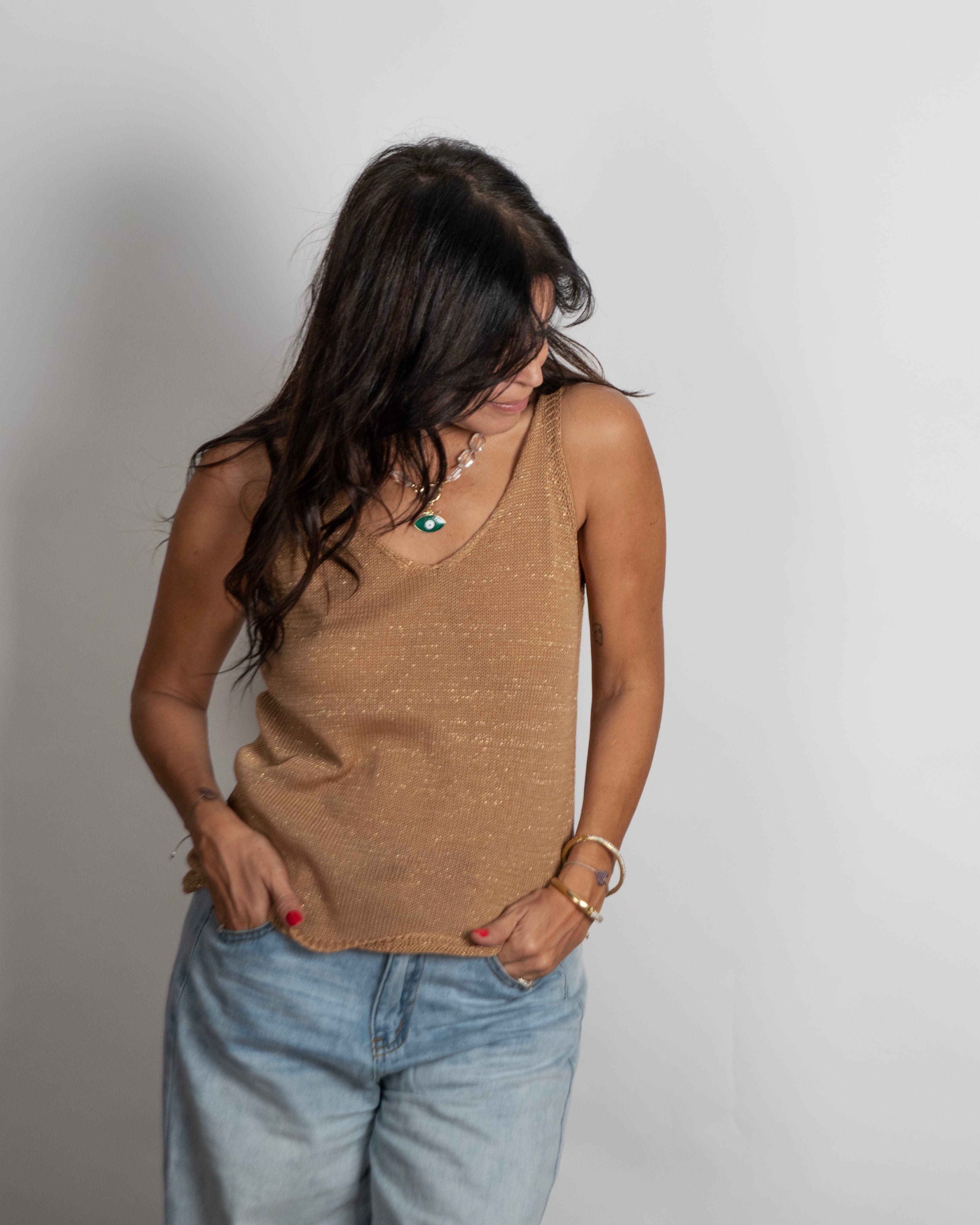 AMY  גופיית סריג קאמל מוזהב image 3