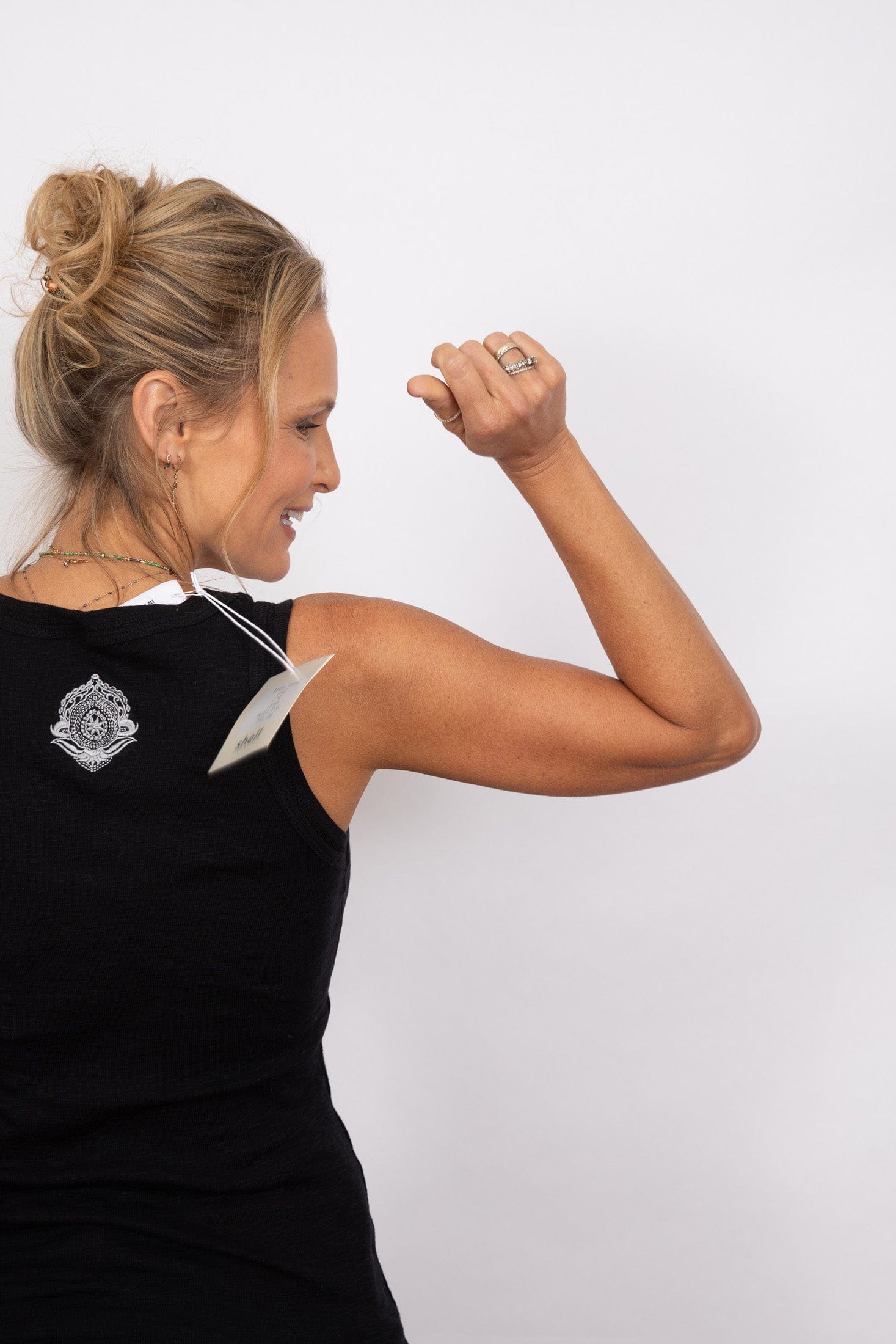 ARES גופייה ביסייק שחורה image 2