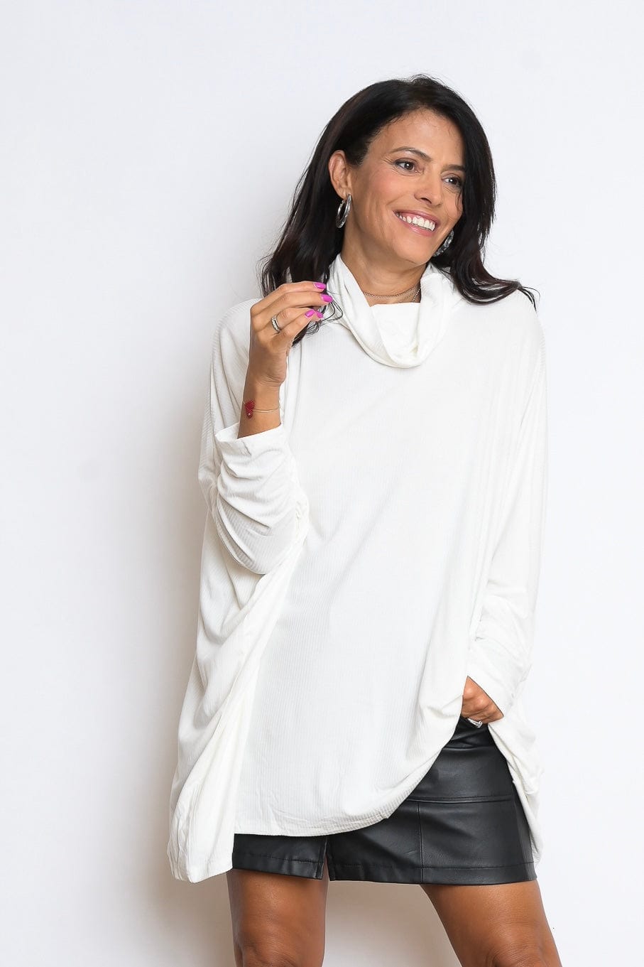 K SHIRT   גולף לבן אוברסייז image 0