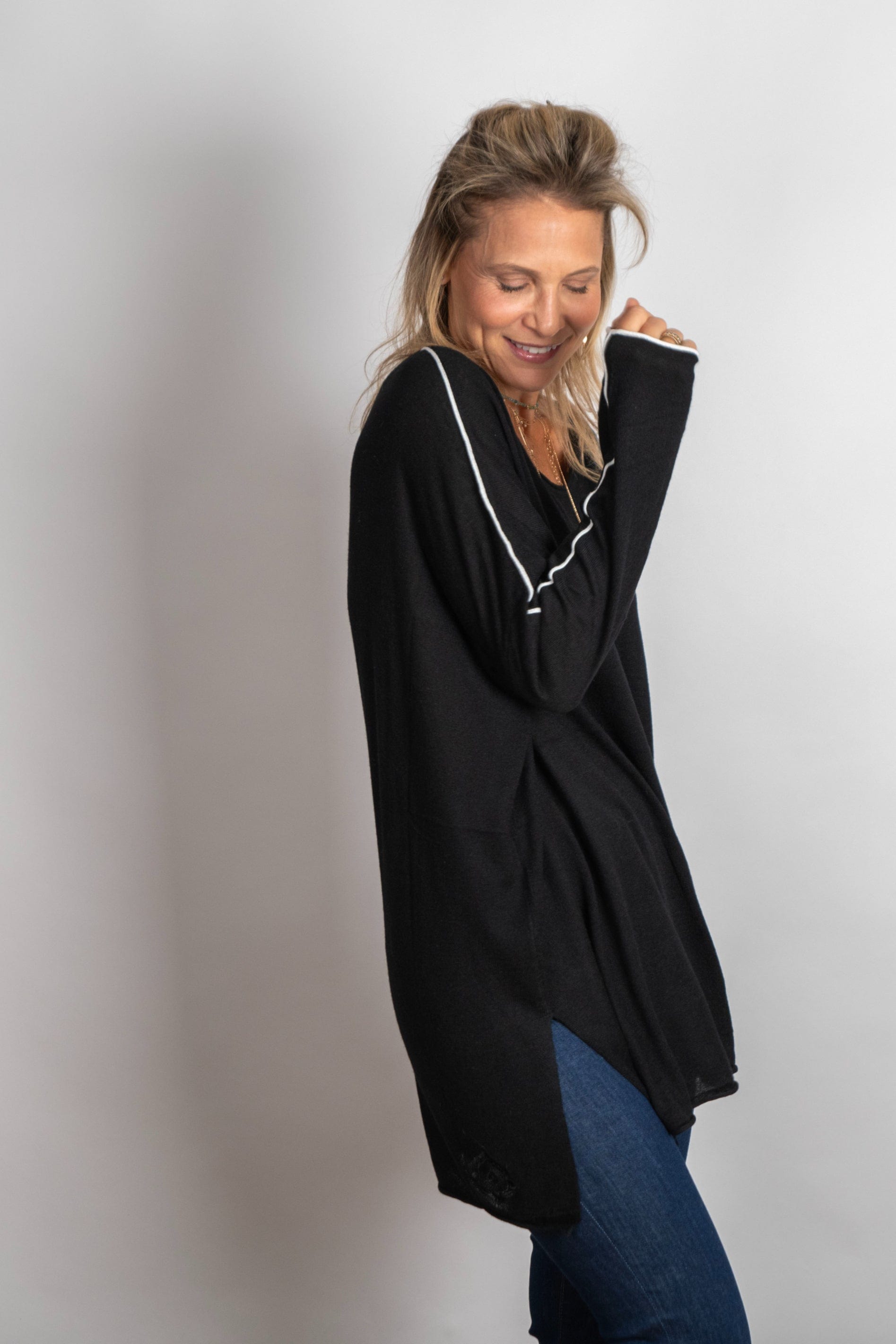 WIHTNEY סריג שחור אוברסייז image 4