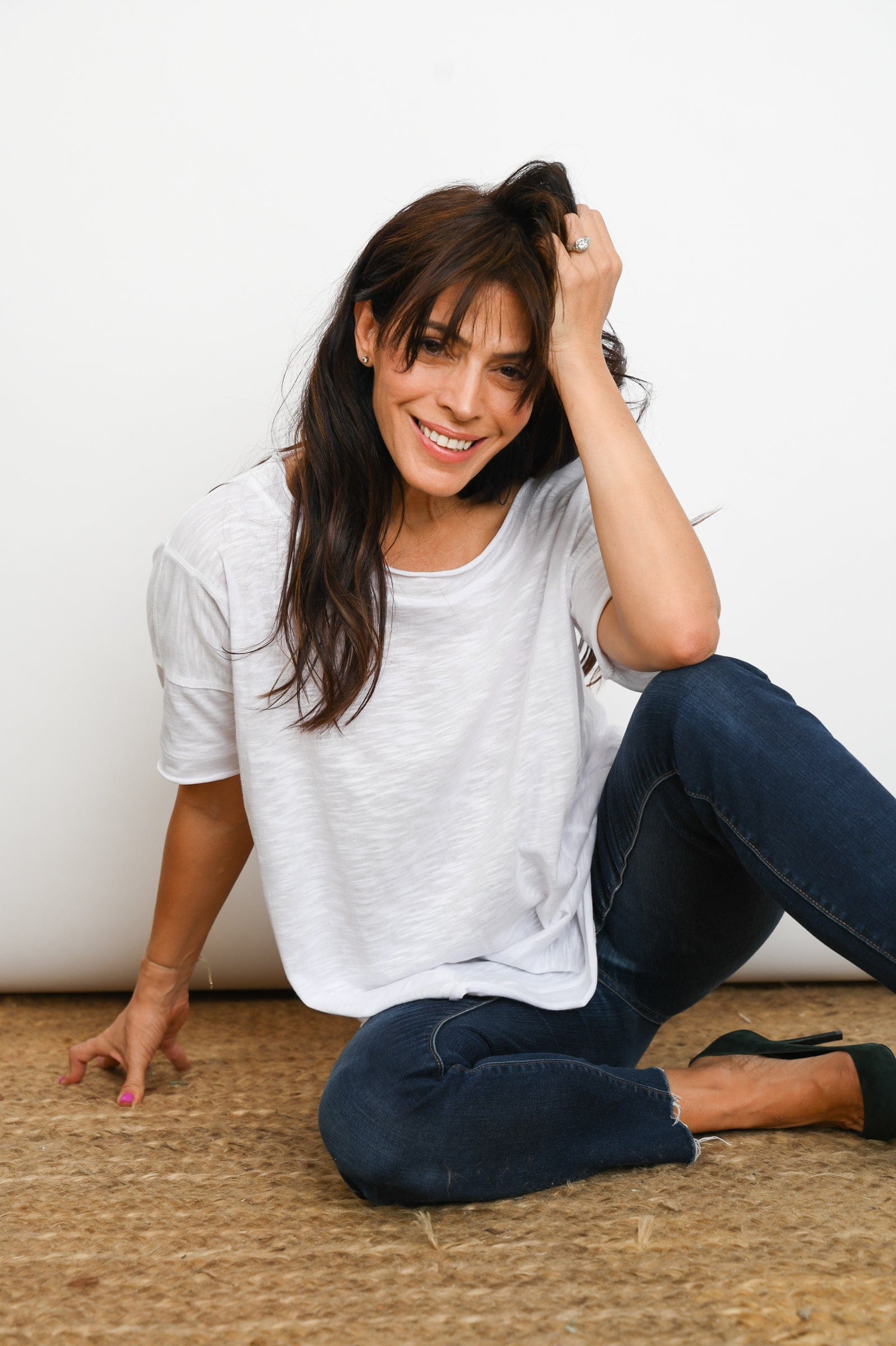 IT חולצה לבנה image 2