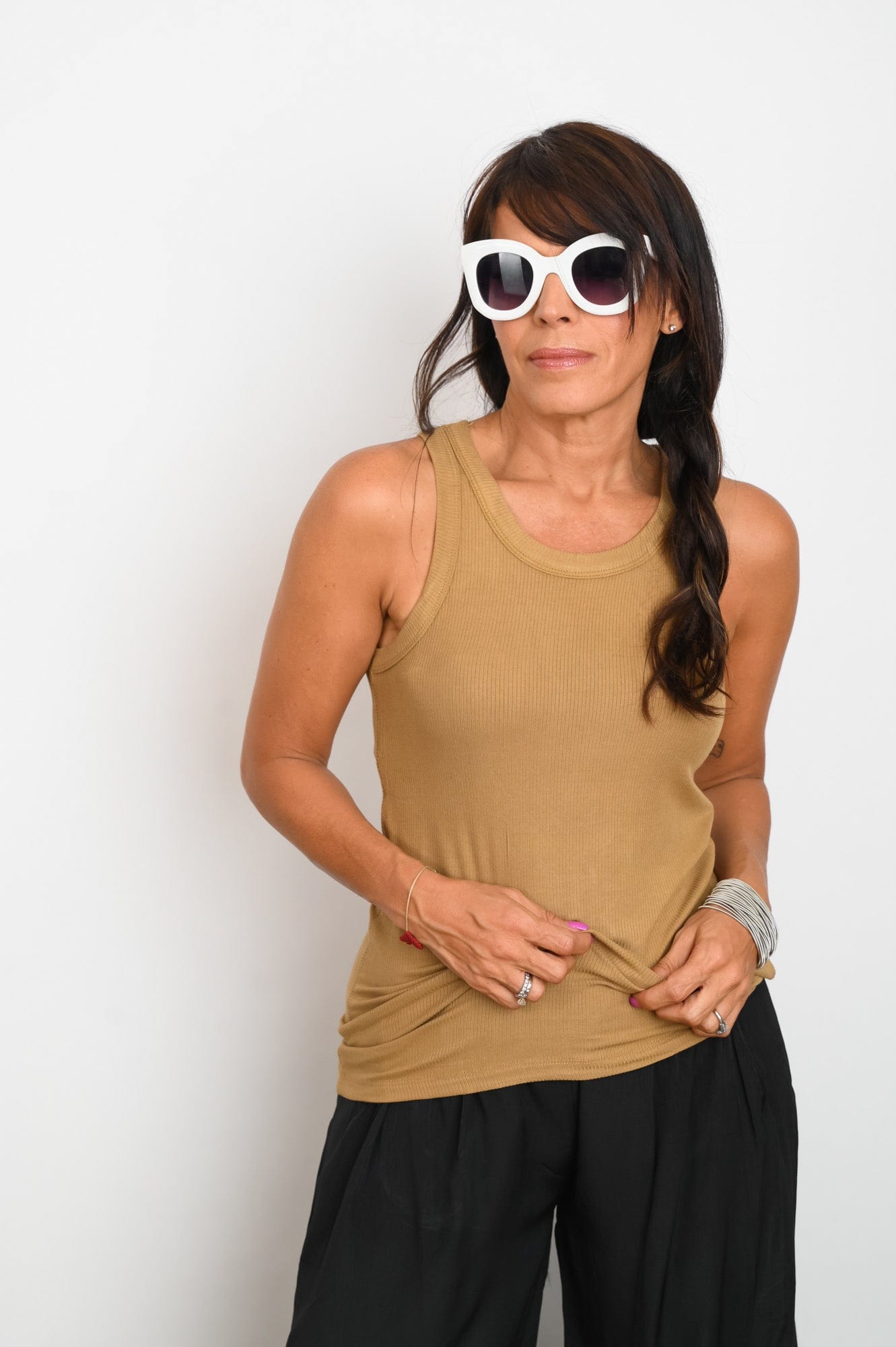 YOOP גופיה קאמל קלאסית image 8