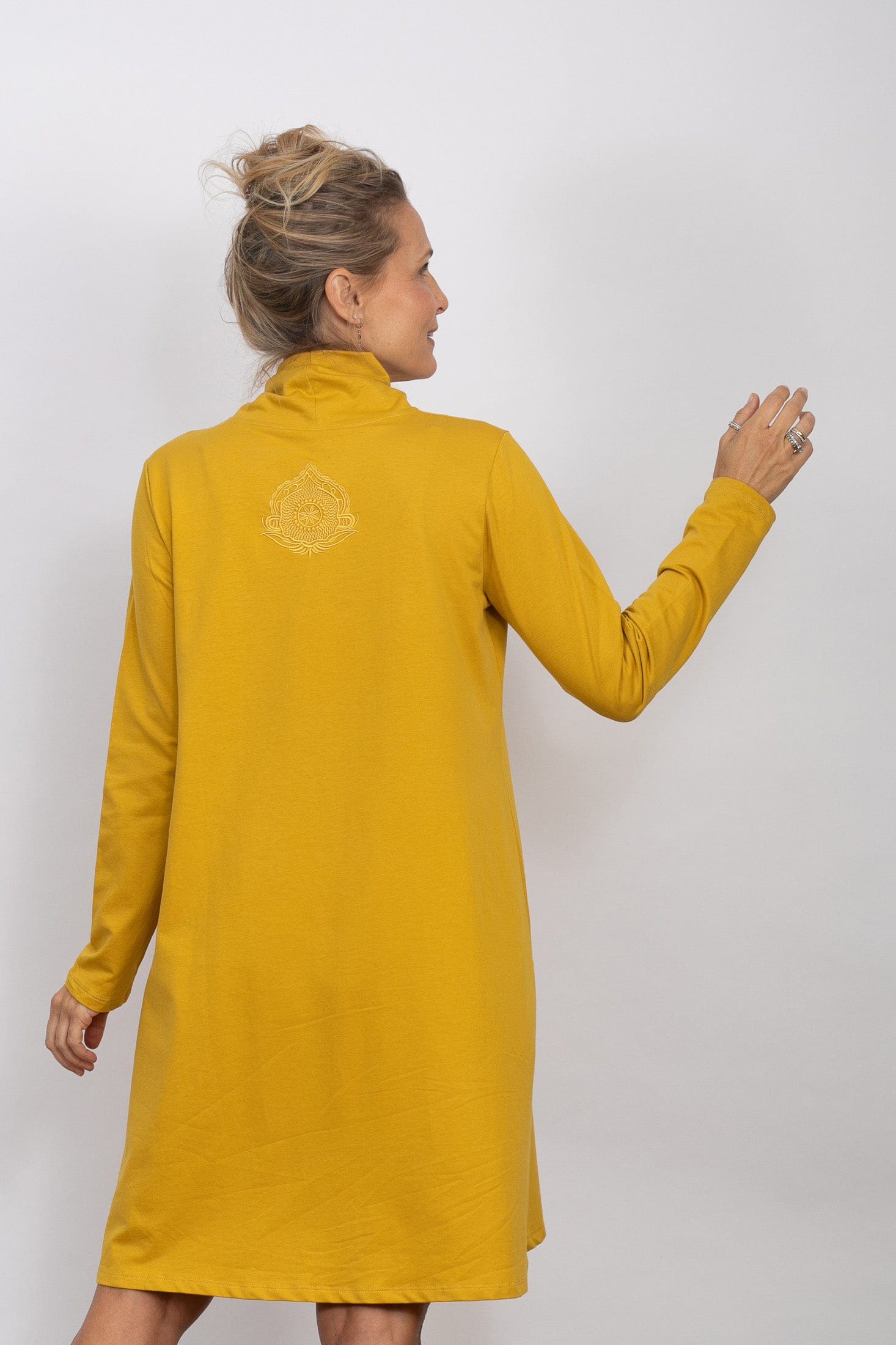 SALT   שמלת גולף פוטר דק image 3