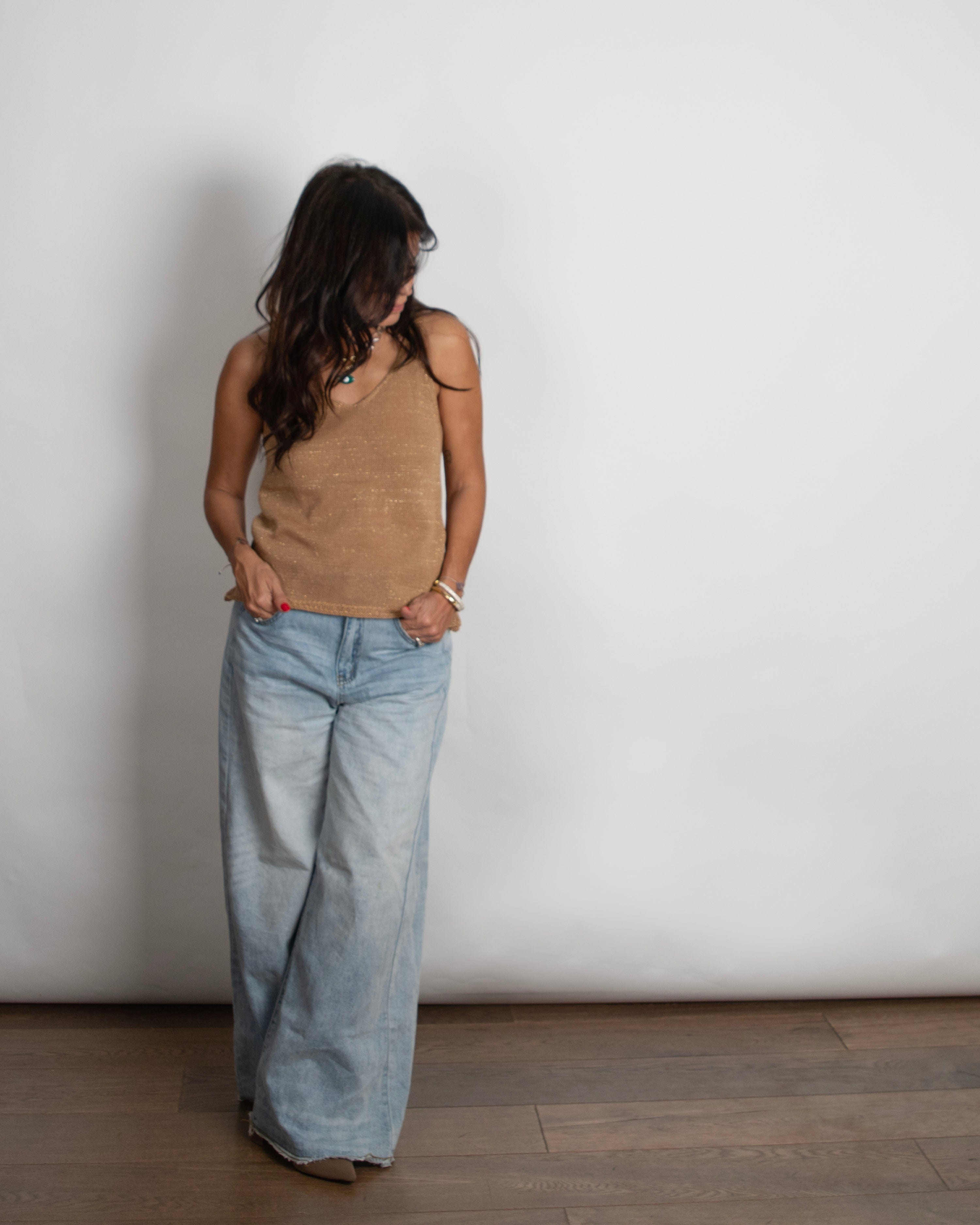 AMY  גופיית סריג קאמל מוזהב image 7