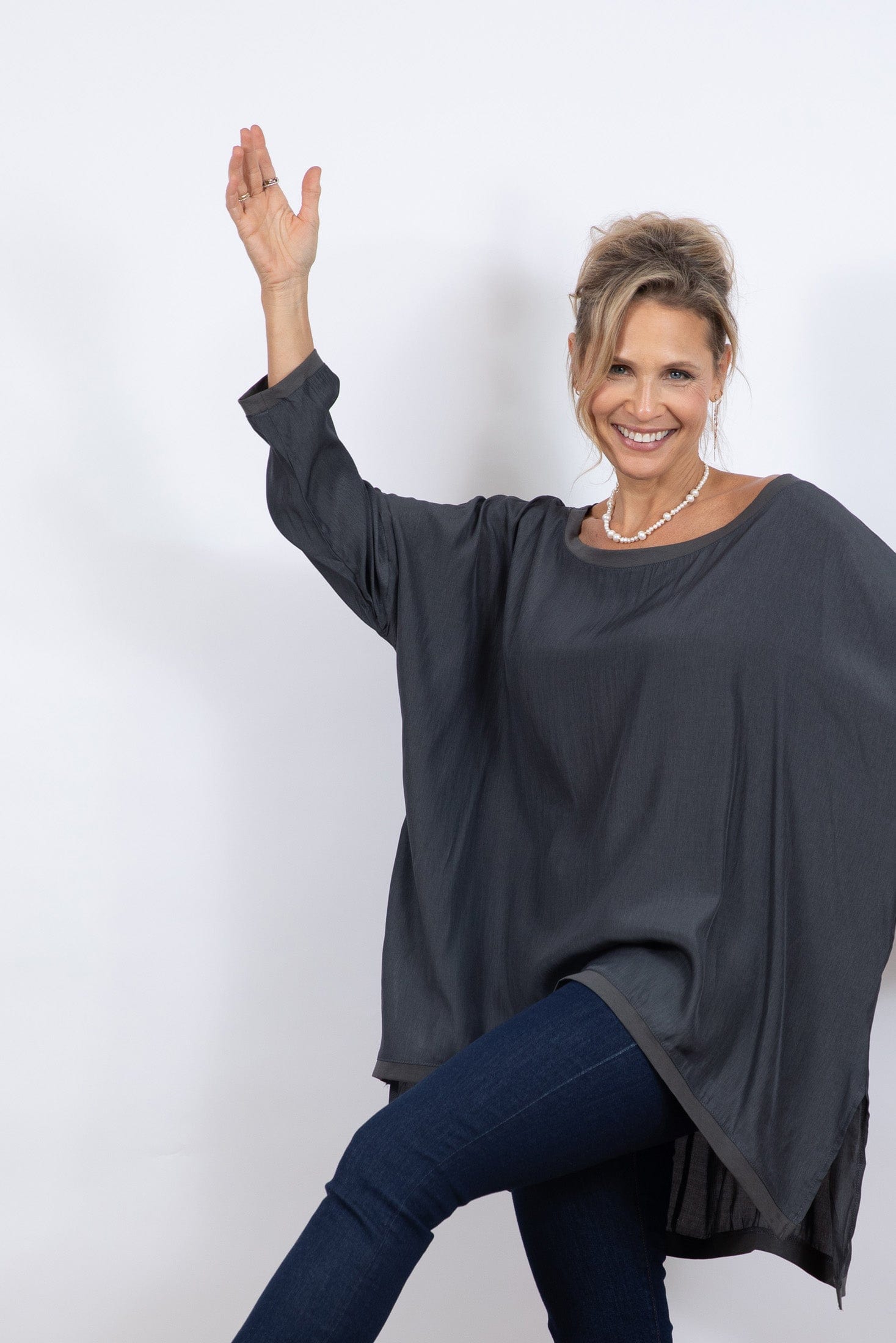 ALT חולצה אפורה אוברסייז image 6