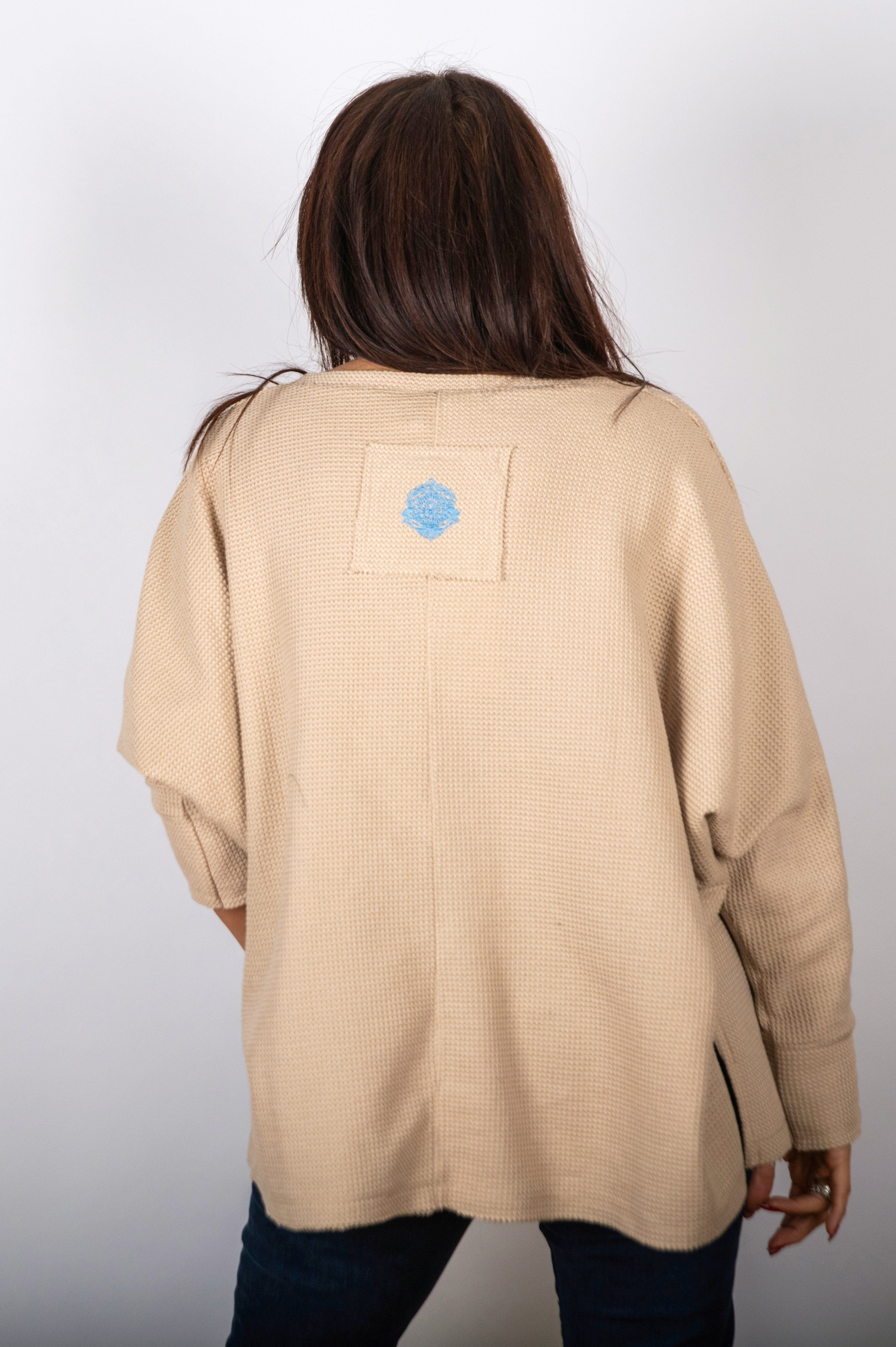 RIKI חולצת אוברסייז וופל image 6