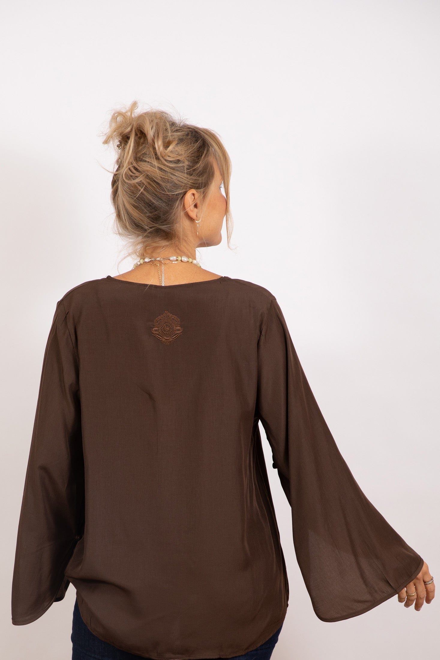 AVLON חולצה image 8