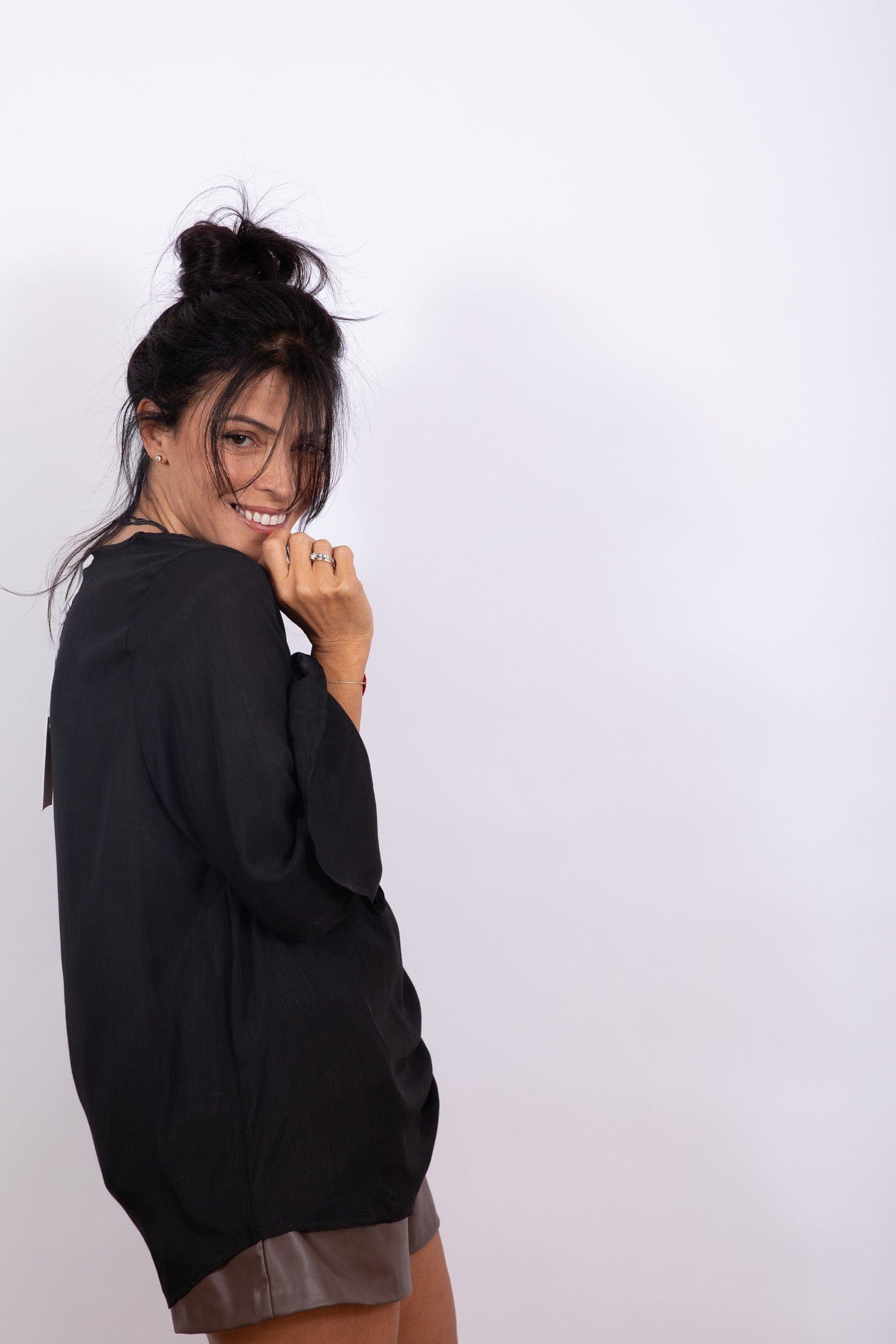 AVLON חולצה שחורה image 2