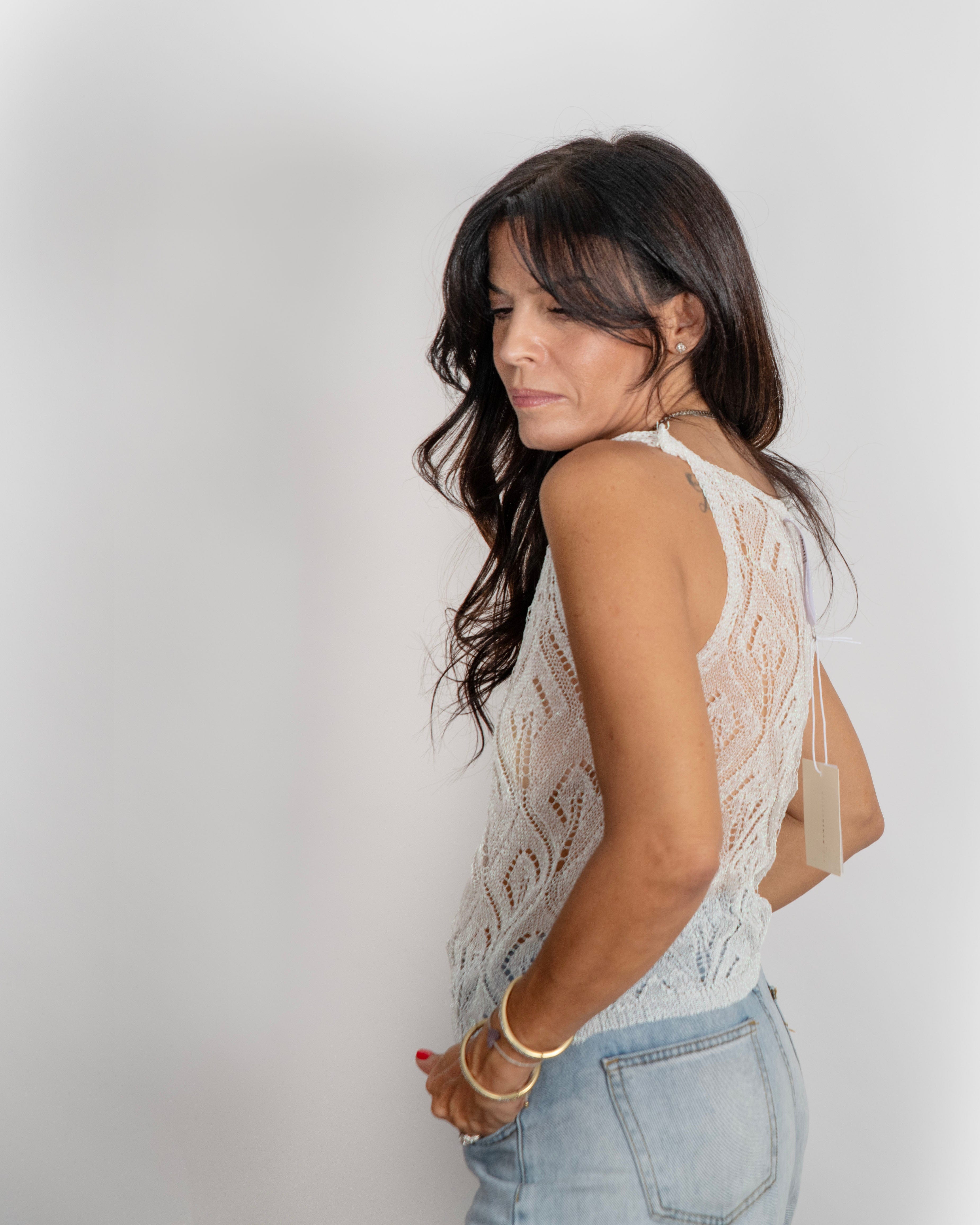 ALLICIA גופיית חורים לבנה image 4