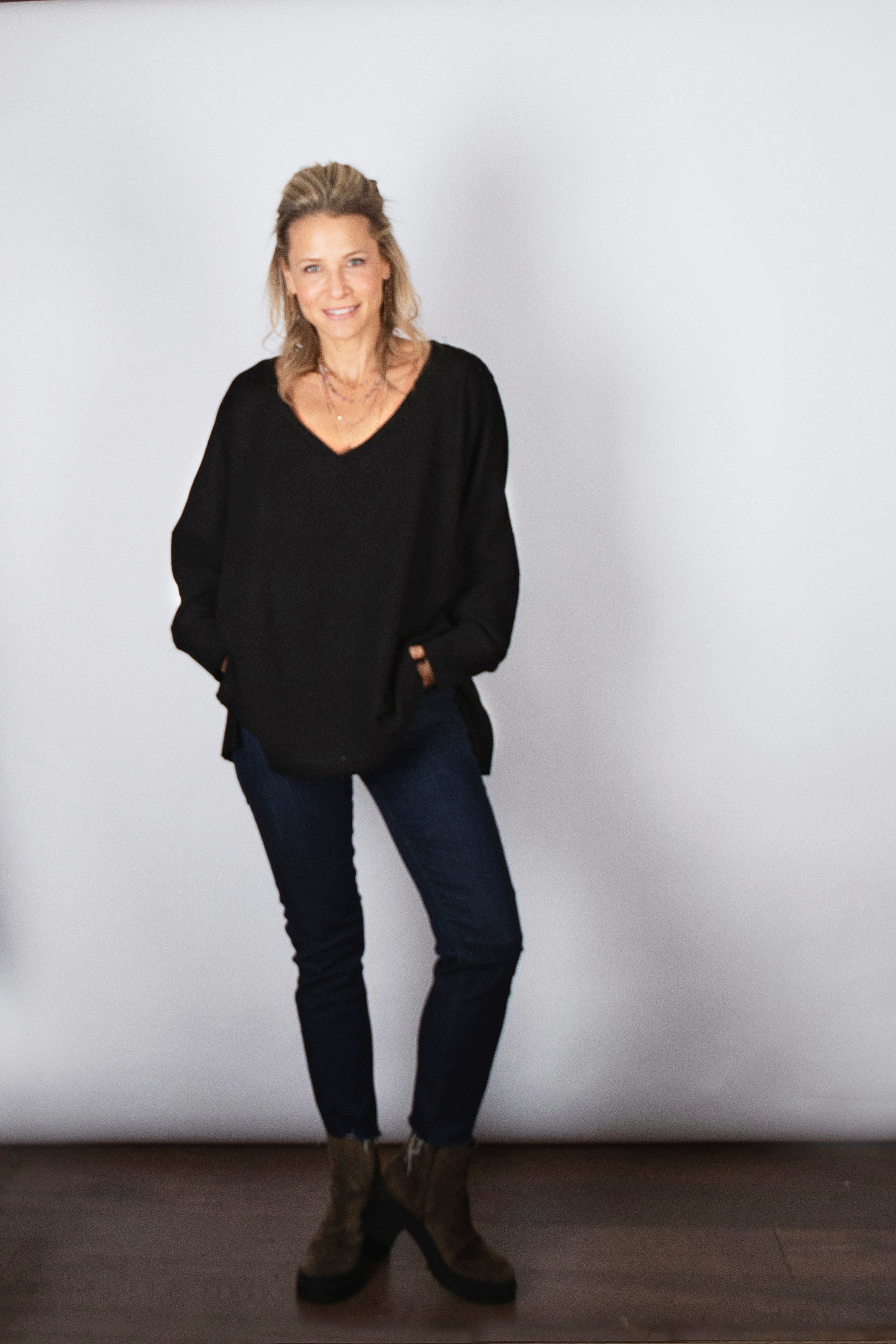 RIKI חולצת אוברסייז שחורה וופל image 12