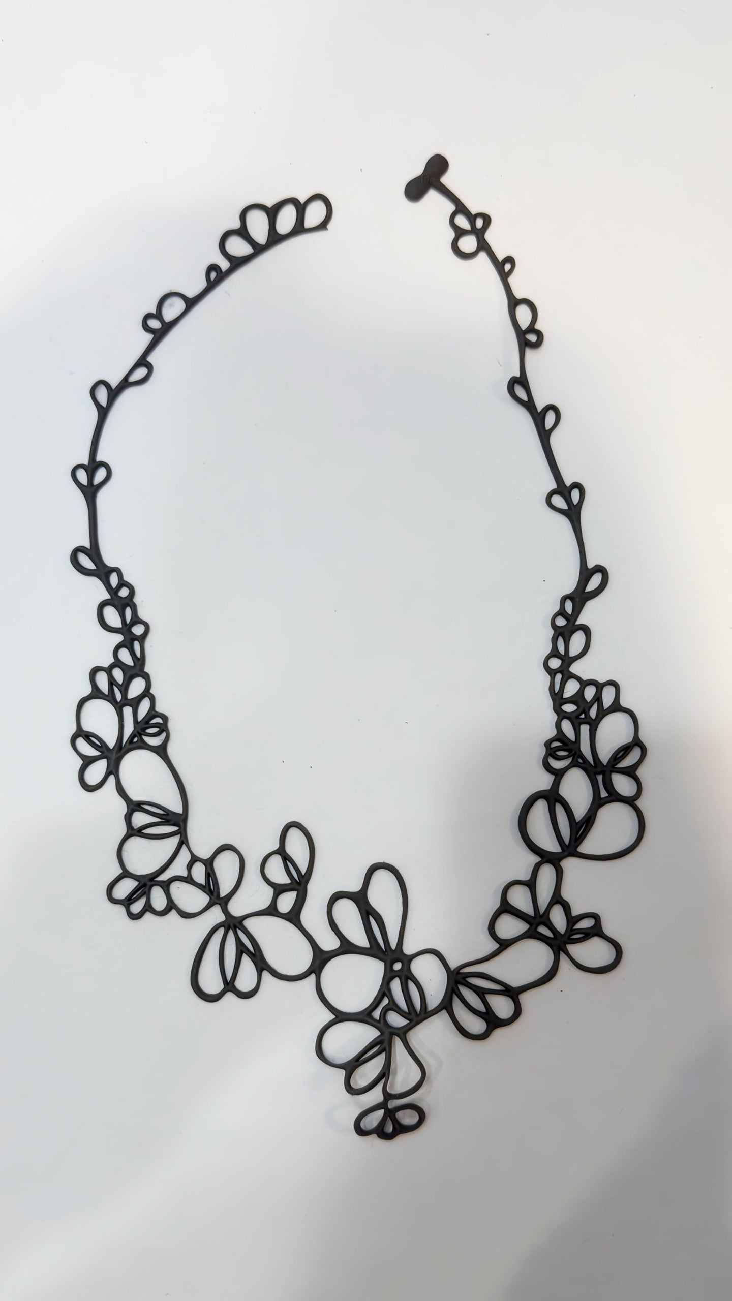 שרשרת  Black Rose