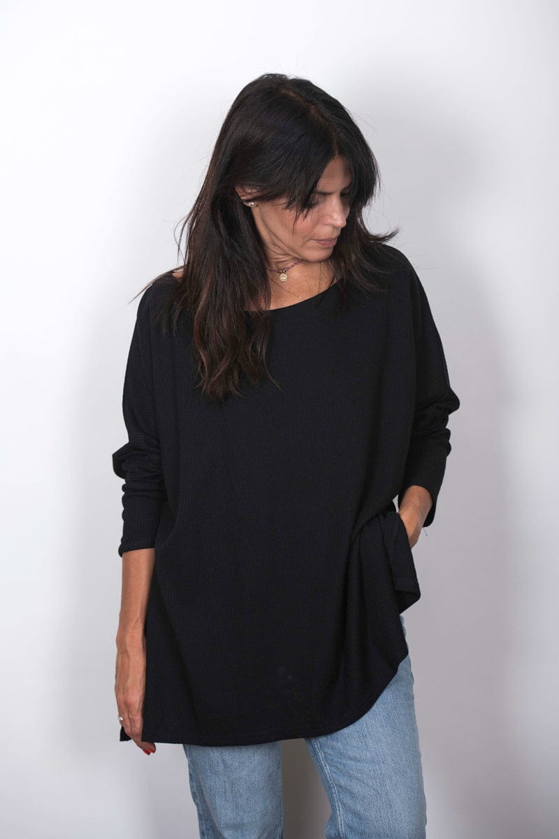 LARRY חולצה אוברסייז שחורה