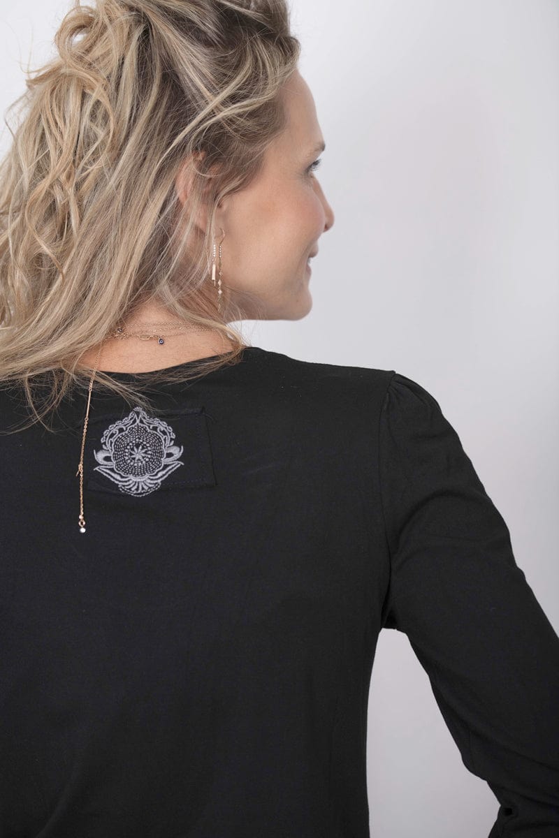 SAGIE חולצה שחורה בייסיק