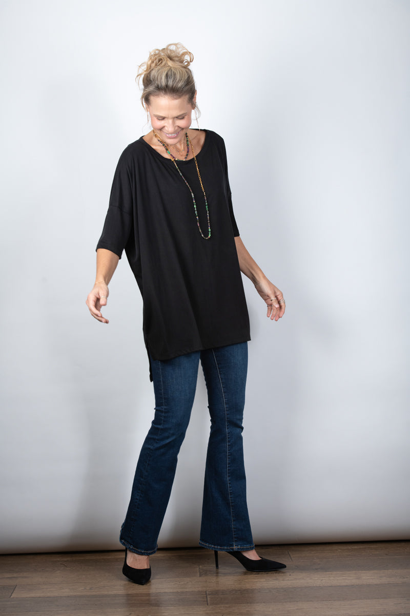 IRIS  חולצה אוברסייז גדולה שחורה