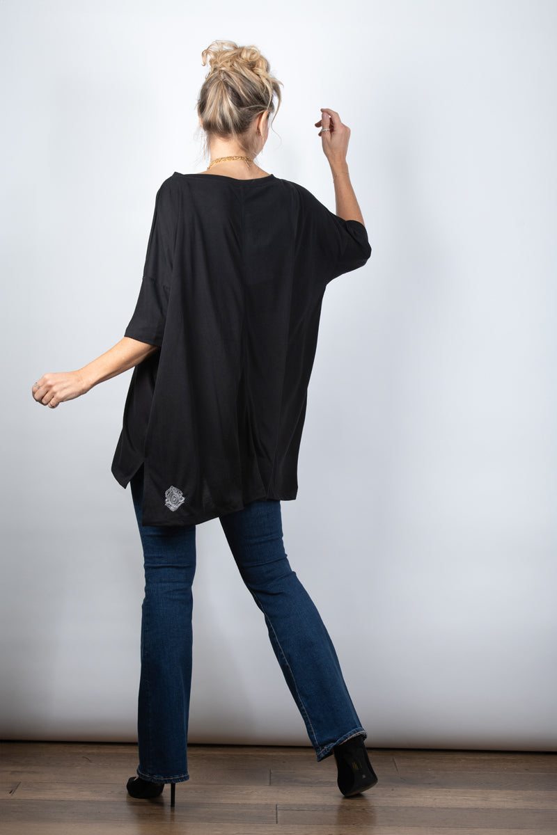 IRIS  חולצה אוברסייז גדולה שחורה