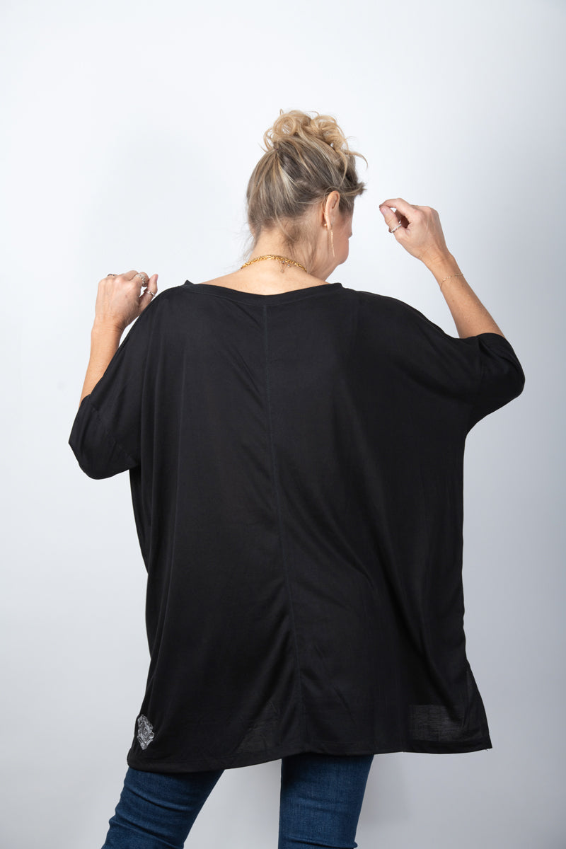 IRIS  חולצה אוברסייז גדולה שחורה