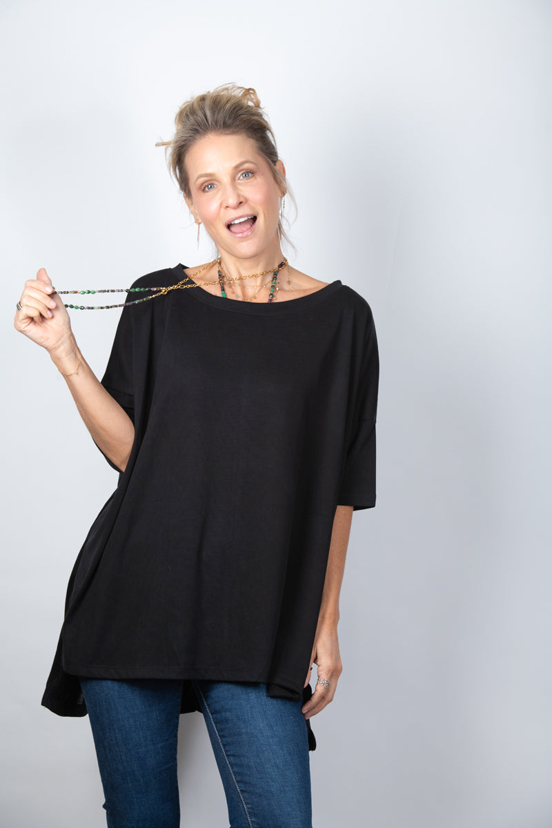 IRIS  חולצה אוברסייז גדולה שחורה