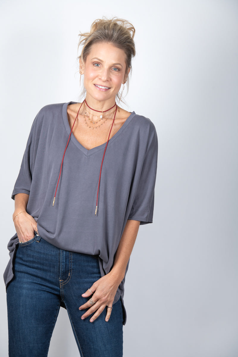 EOS V חולצה אוברסייז בייסיק אפורה