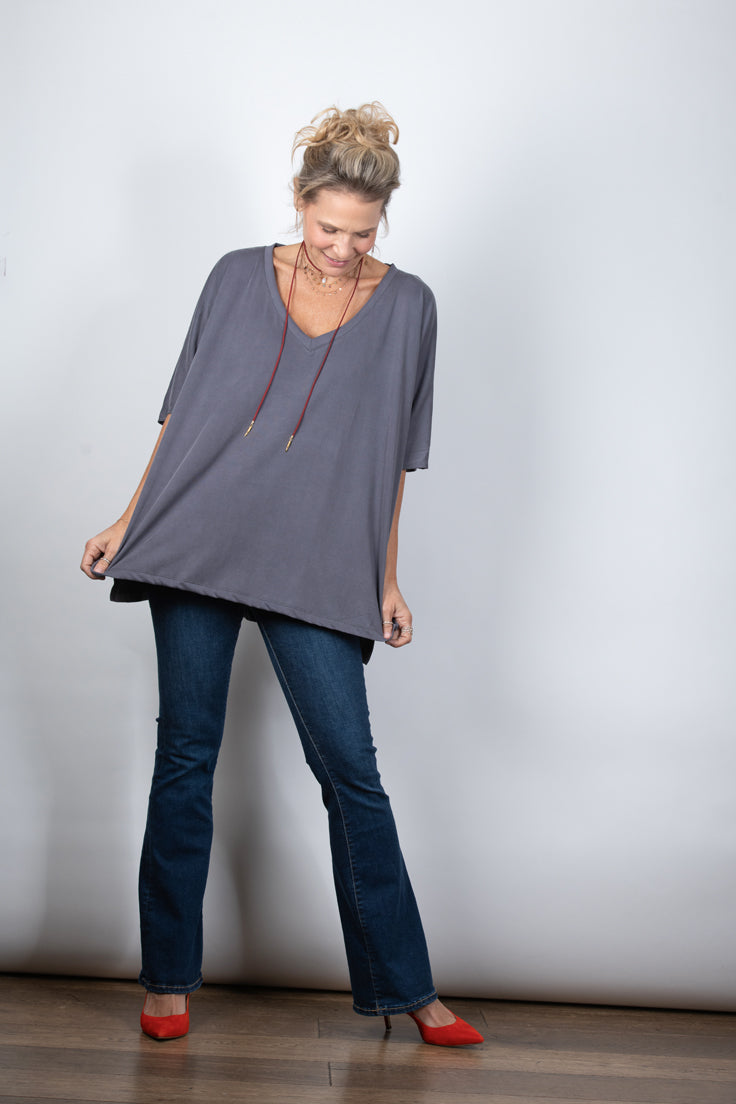 EOS V חולצה אוברסייז בייסיק אפורה