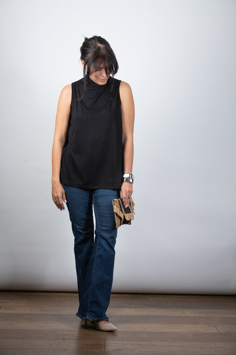 IRIS גופיית מיני גולף שחורה