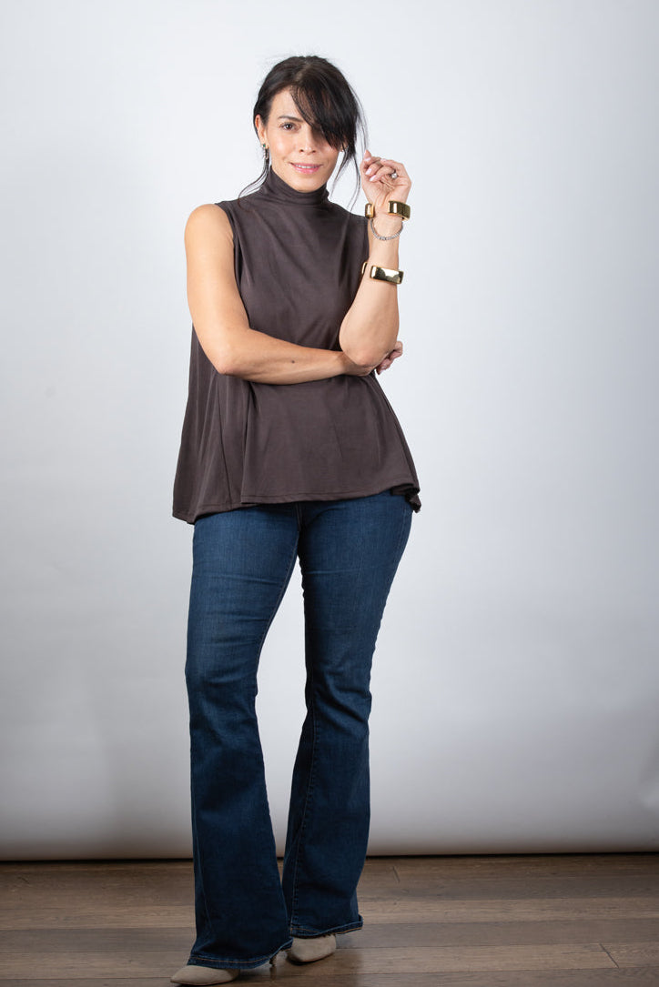 IRIS  גופיית מיני גולף חומה