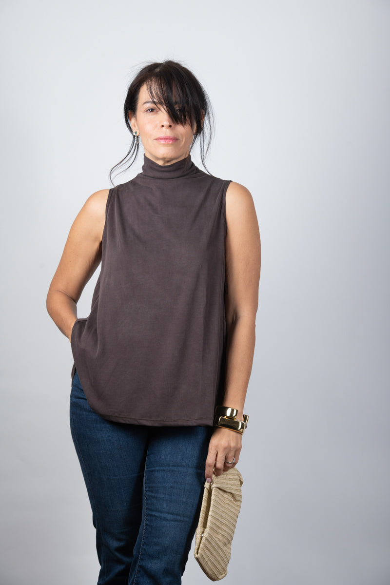 IRIS  גופיית מיני גולף חומה