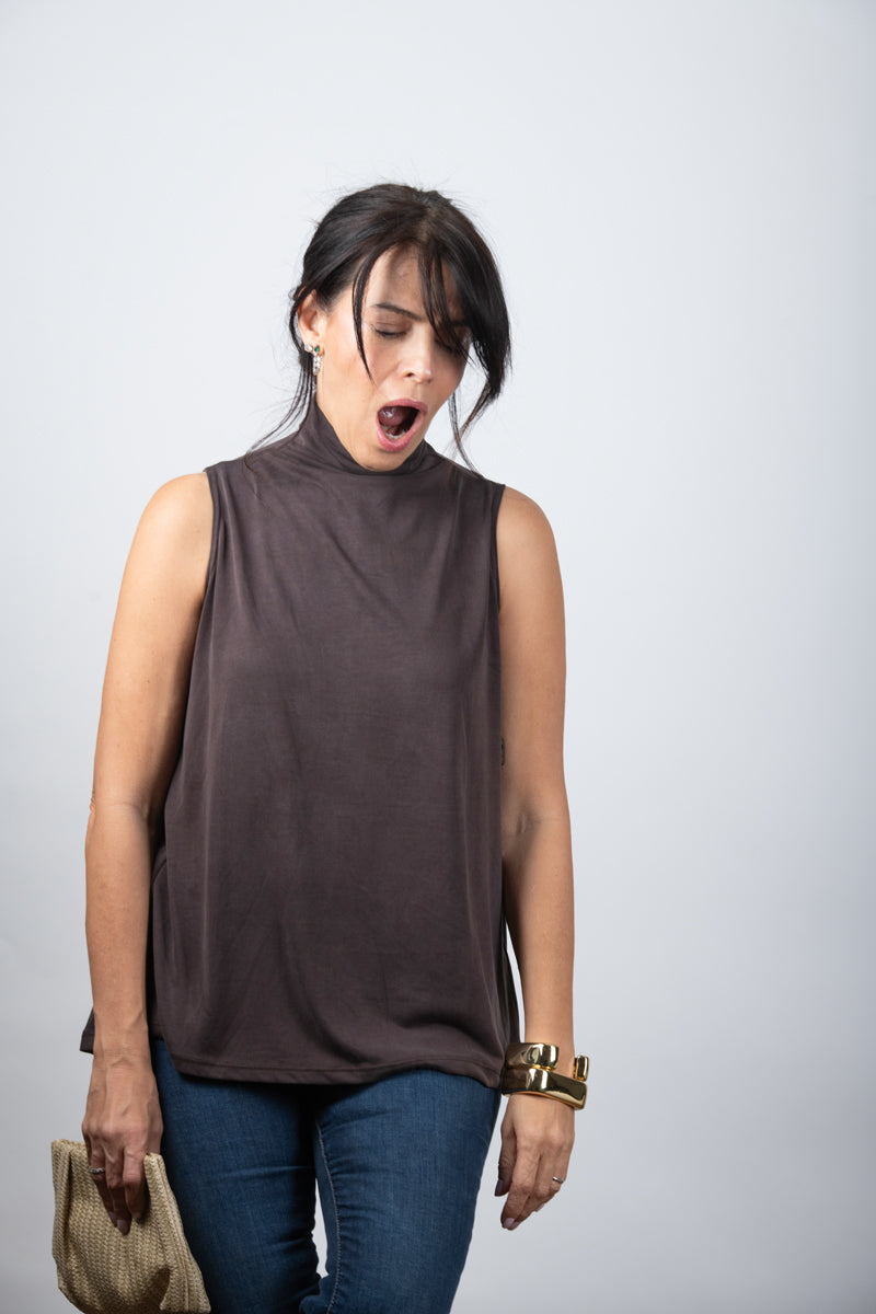 IRIS  גופיית מיני גולף חומה