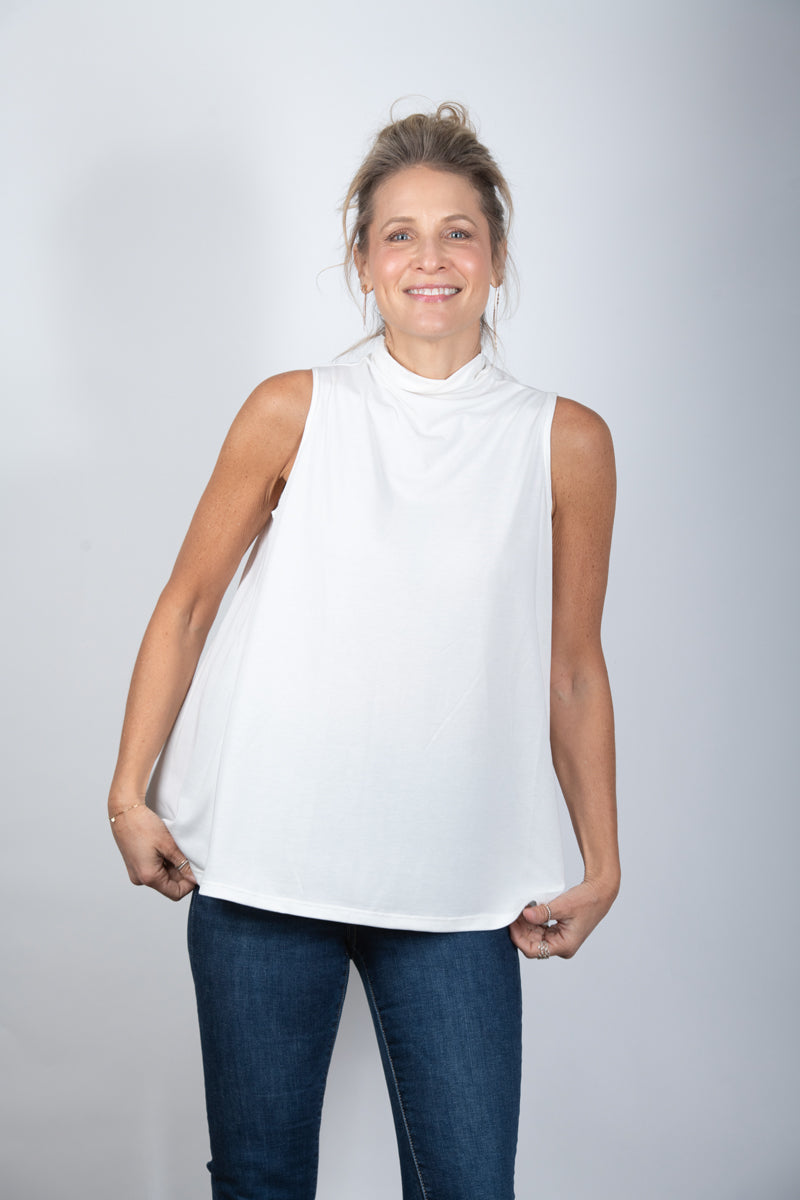 IRIS  גופיית מיני גולף לבנה