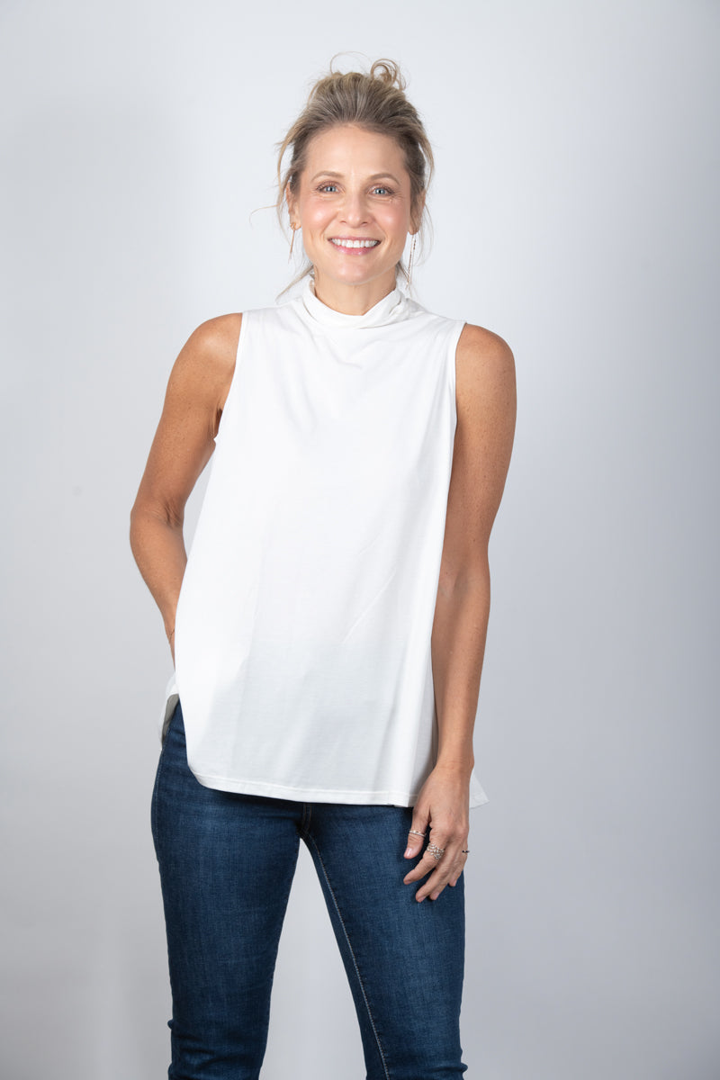 IRIS  גופיית מיני גולף לבנה