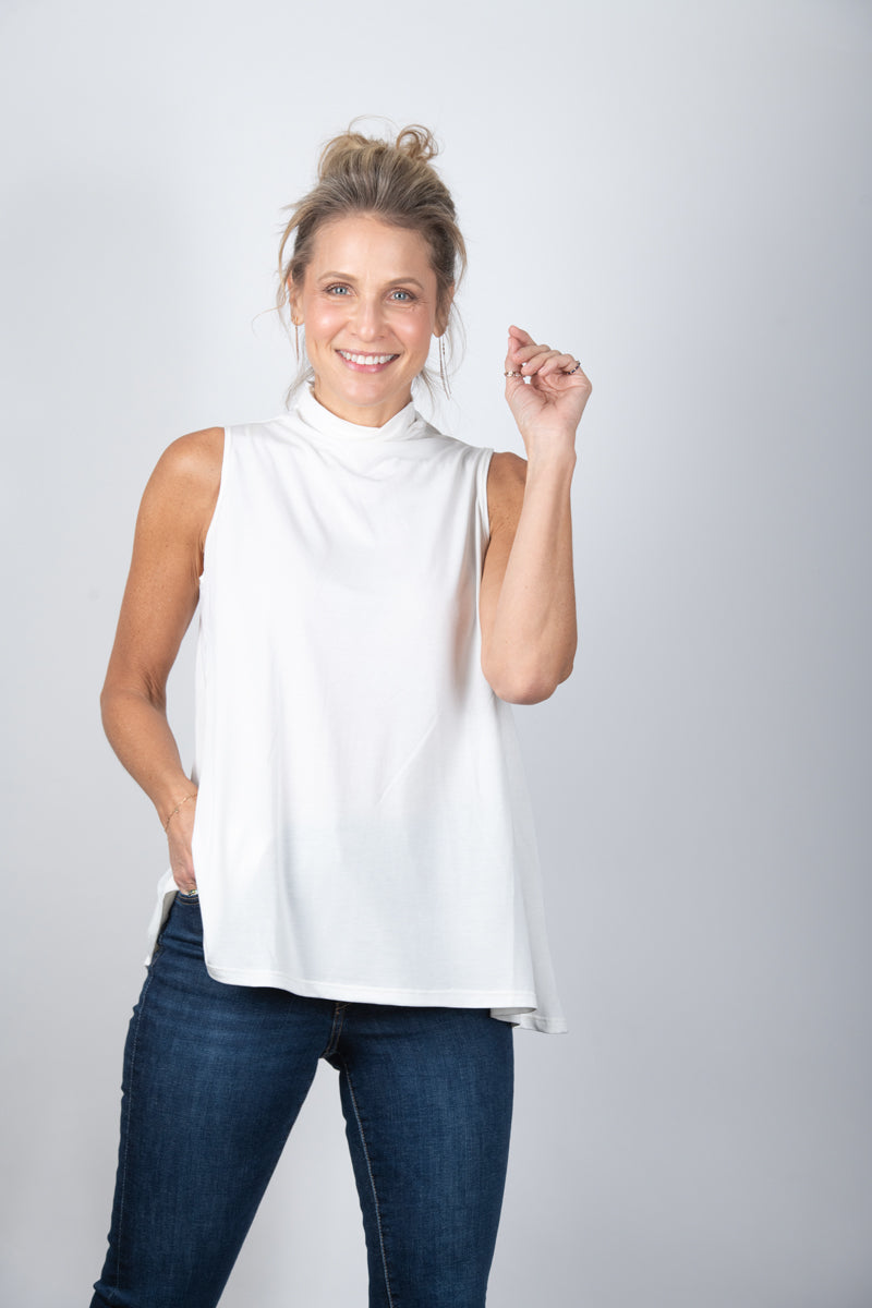 IRIS  גופיית מיני גולף לבנה