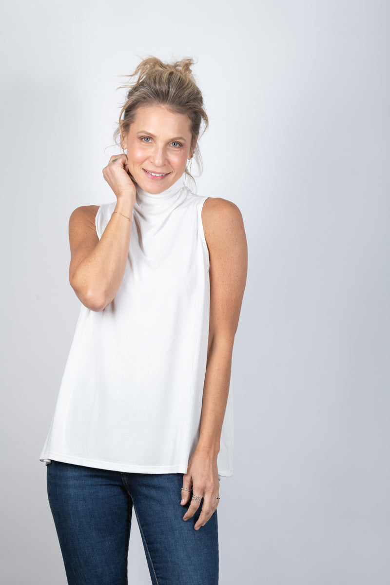 IRIS  גופיית מיני גולף לבנה