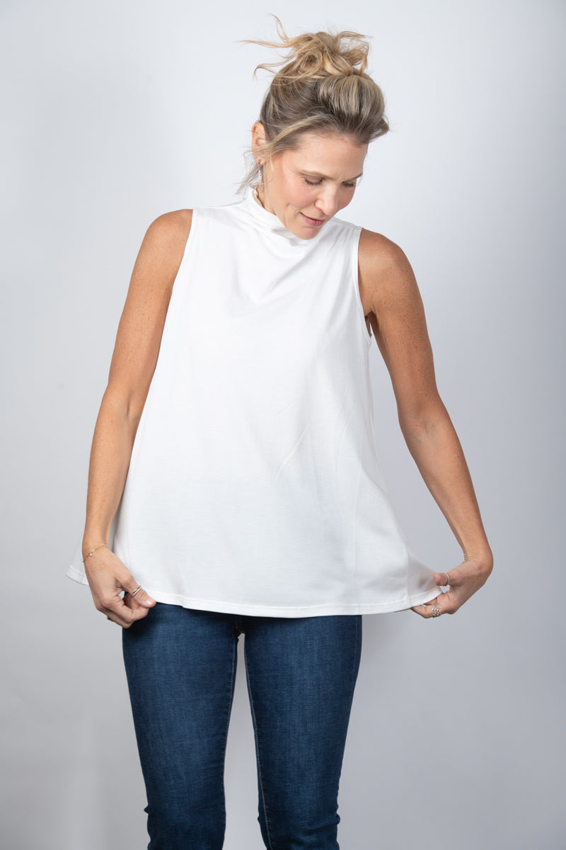 IRIS  גופיית מיני גולף לבנה