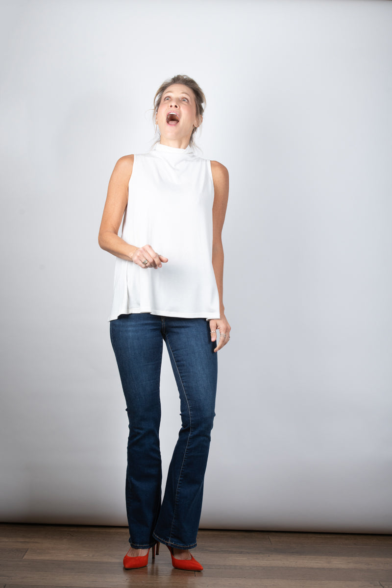 IRIS  גופיית מיני גולף לבנה