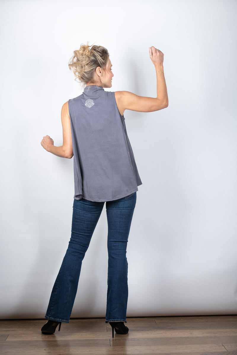 IRIS  גופיית מיני גולף אפורה