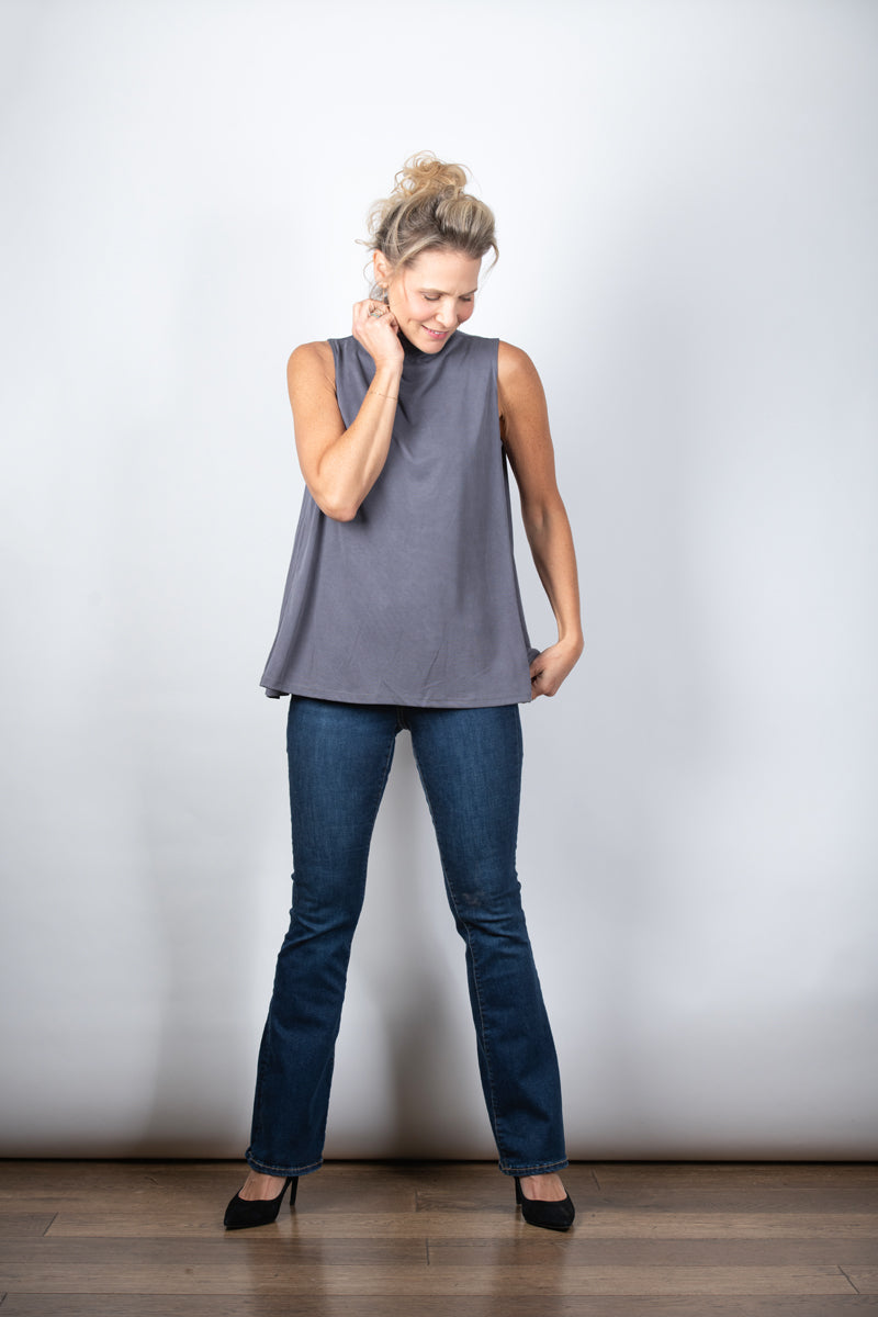 IRIS  גופיית מיני גולף אפורה